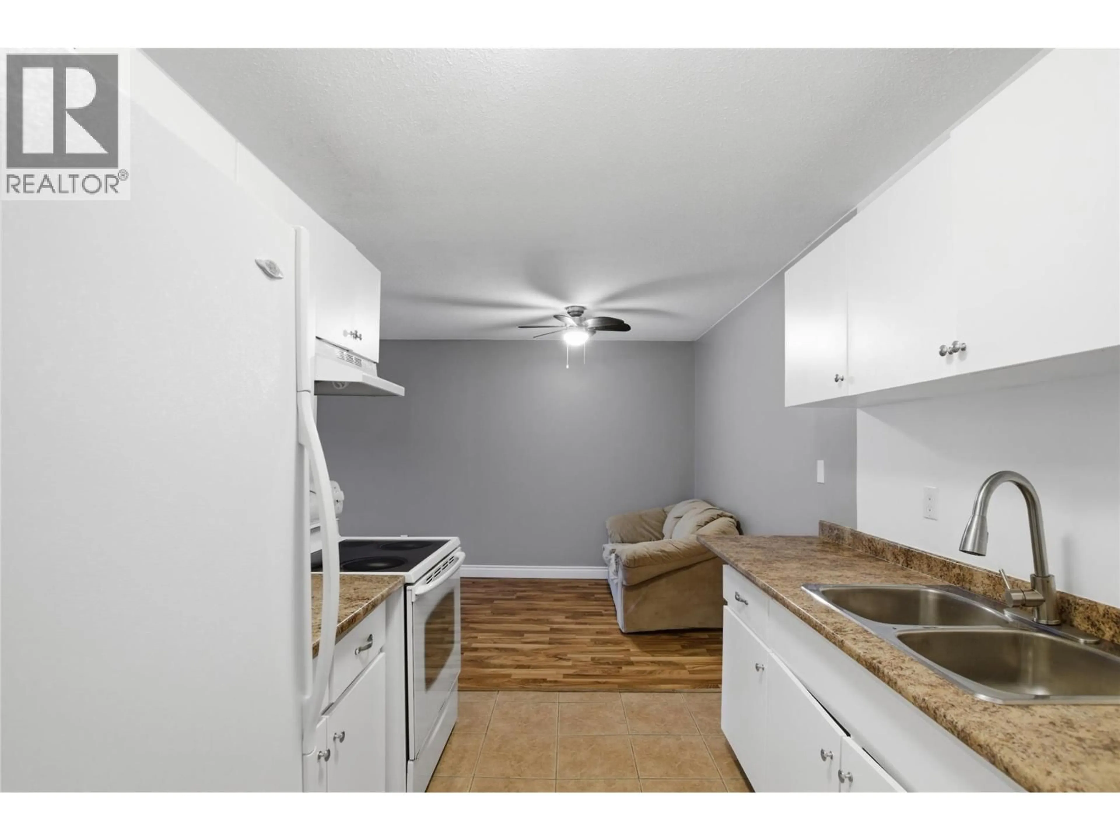 Standard kitchen, wood/laminate floor for 44 - 1900 TRANQUILLE ROAD, Kamloops British Columbia V2B7V1