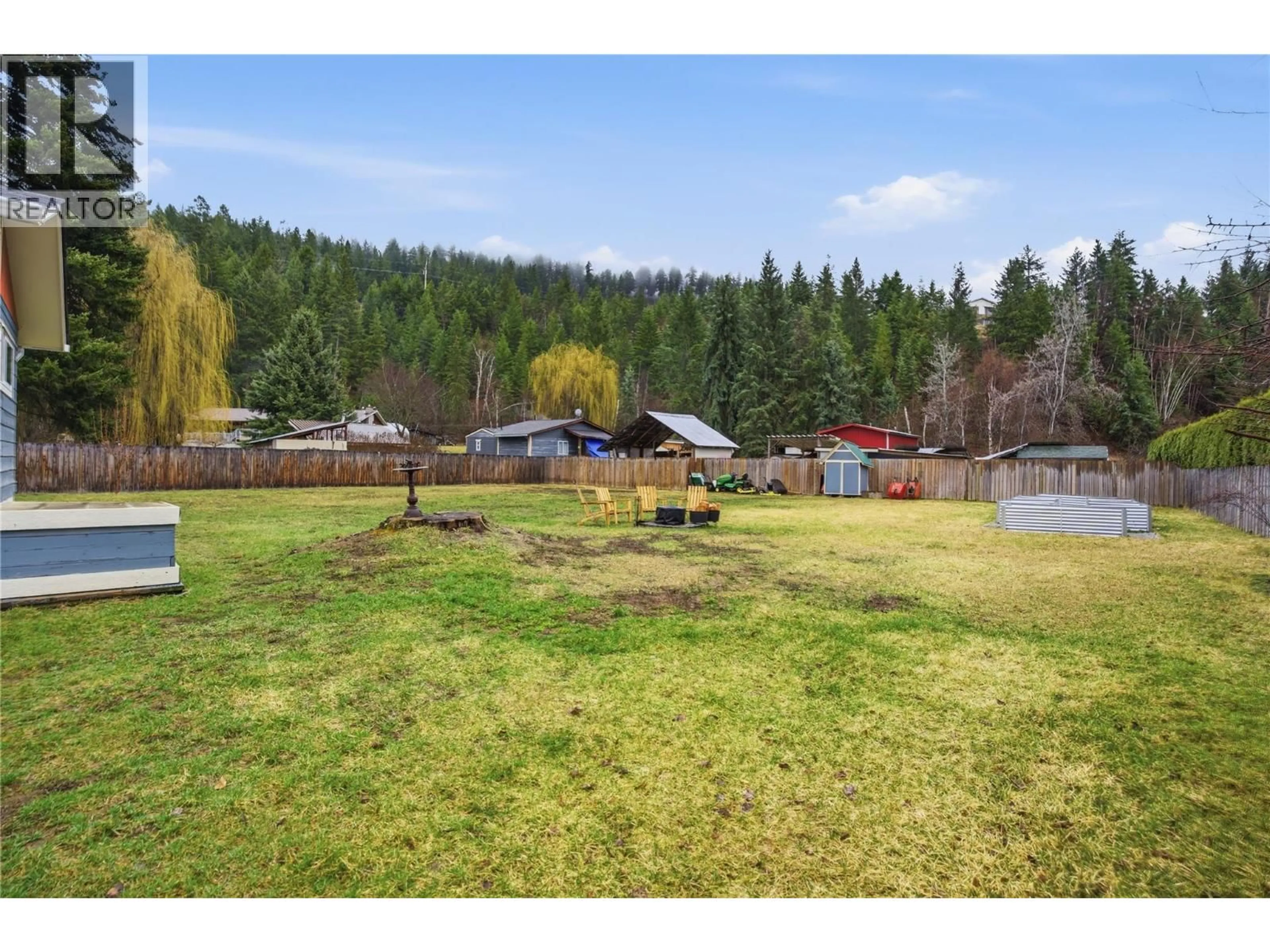 A pic from outside/outdoor area/front of a property/back of a property/a pic from drone, mountain view for 658 DIXON CREEK ROAD, Barriere British Columbia V0E1E0