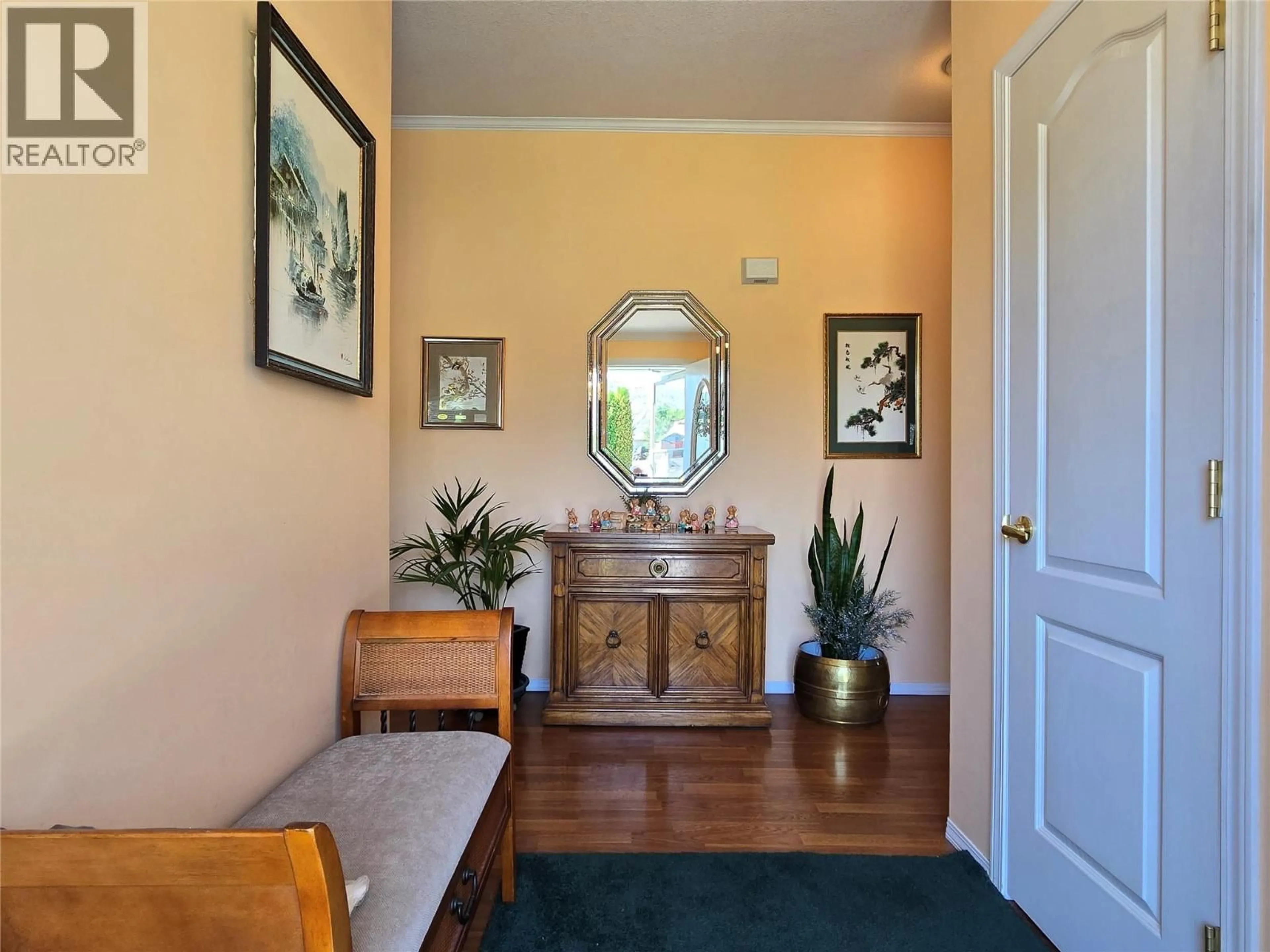 Indoor entryway for 1526 CUMMING BOULEVARD, Cache Creek British Columbia V0K1H0