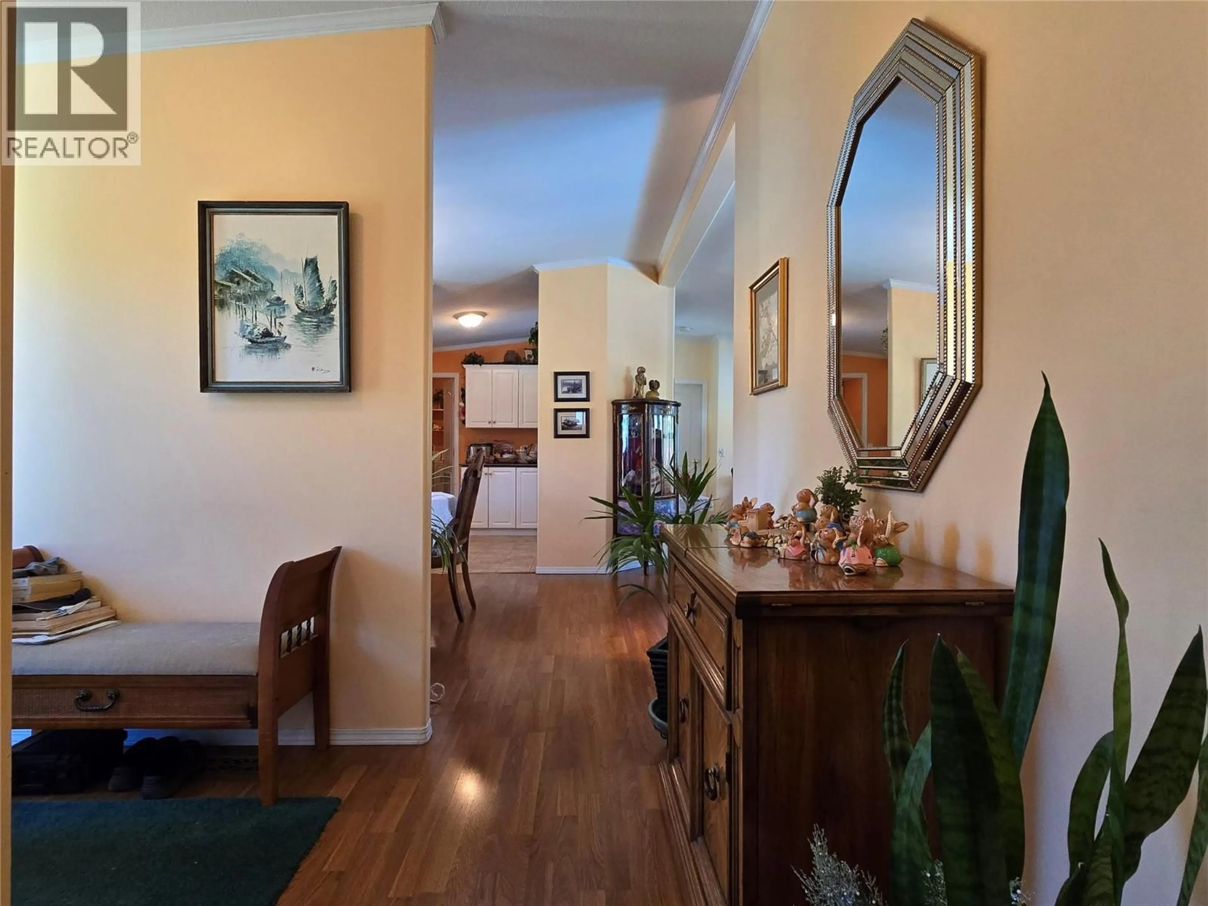 Indoor foyer for 1526 CUMMING BOULEVARD, Cache Creek British Columbia V0K1H0