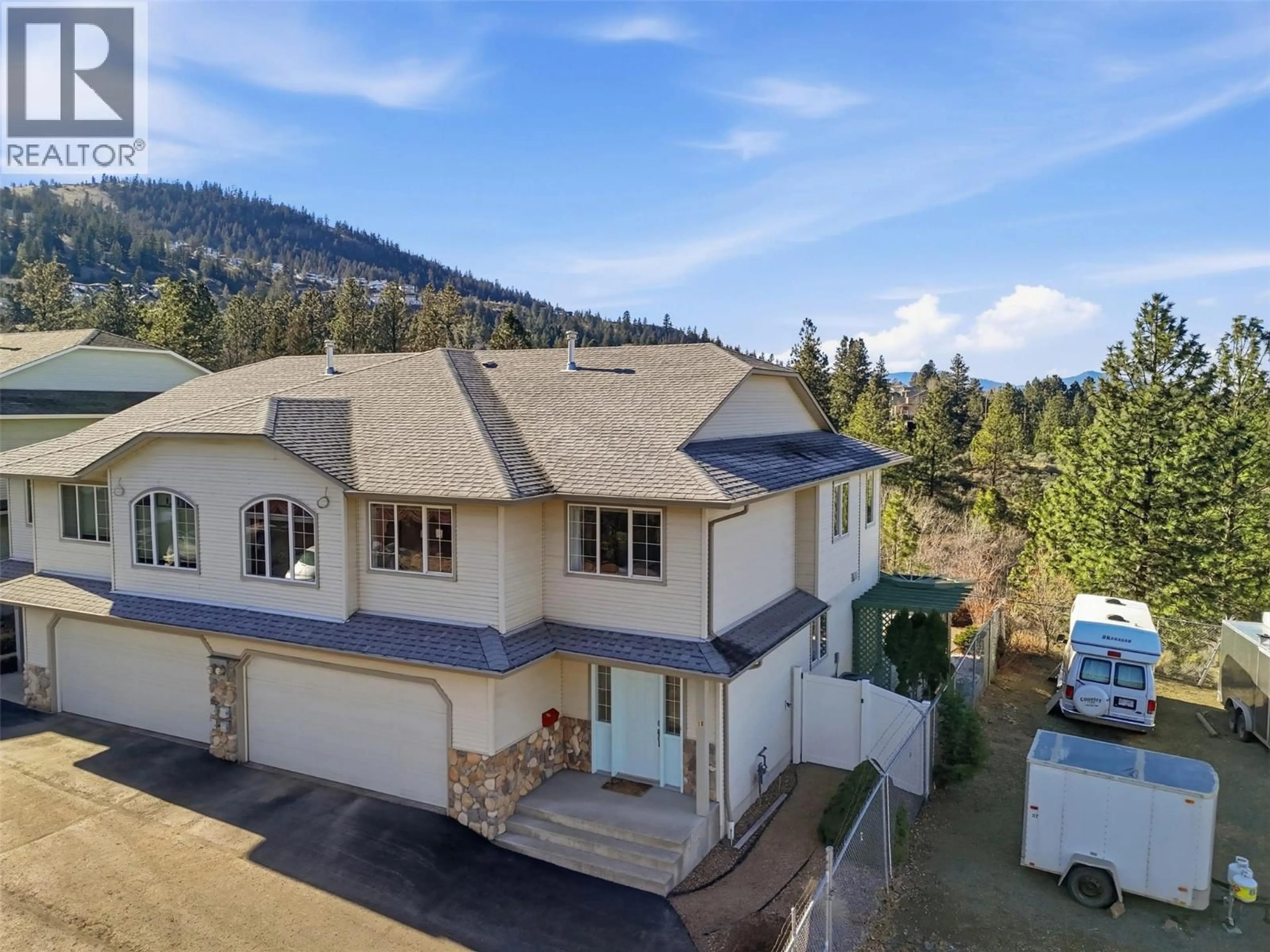 A pic from outside/outdoor area/front of a property/back of a property/a pic from drone, mountain view for 18 - 2210 QU'APPELLE BOULEVARD, Kamloops British Columbia V2E2S4