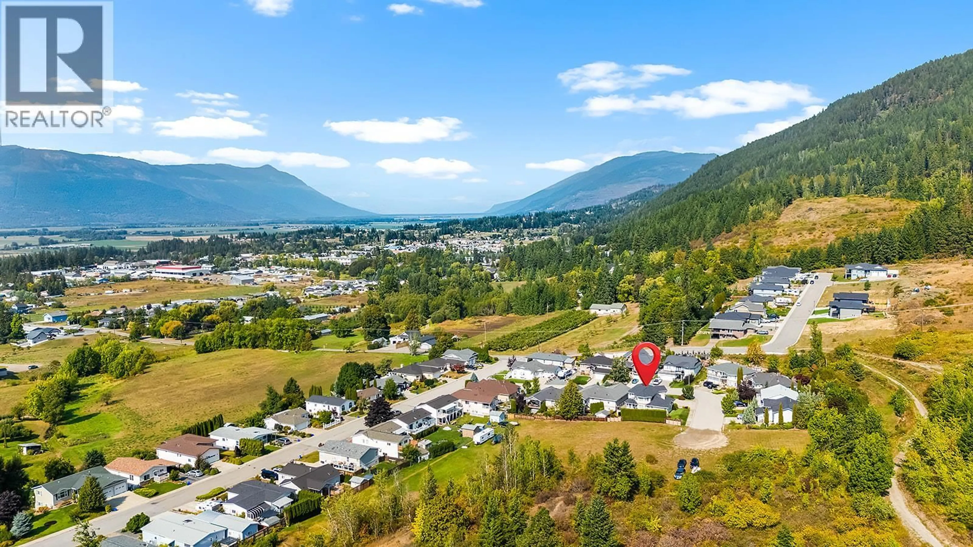 A pic from outside/outdoor area/front of a property/back of a property/a pic from drone, mountain view for 1113 WESTRIDGE STREET, Creston British Columbia V0B1G6