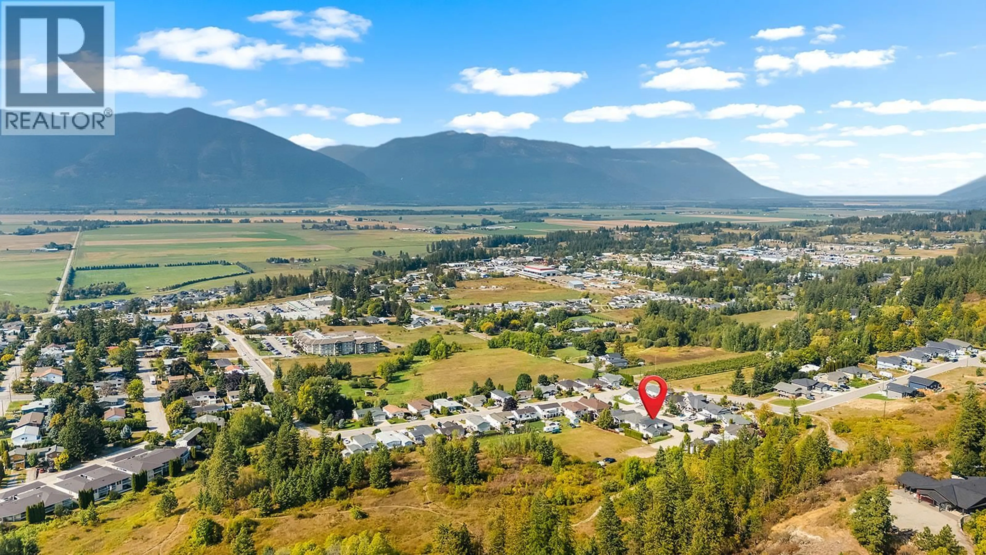 A pic from outside/outdoor area/front of a property/back of a property/a pic from drone, mountain view for 1113 WESTRIDGE STREET, Creston British Columbia V0B1G6
