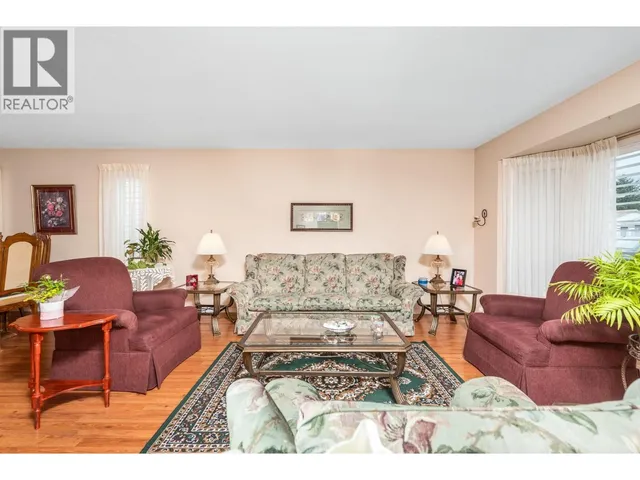 833 8 AVENUE, Vernon 3