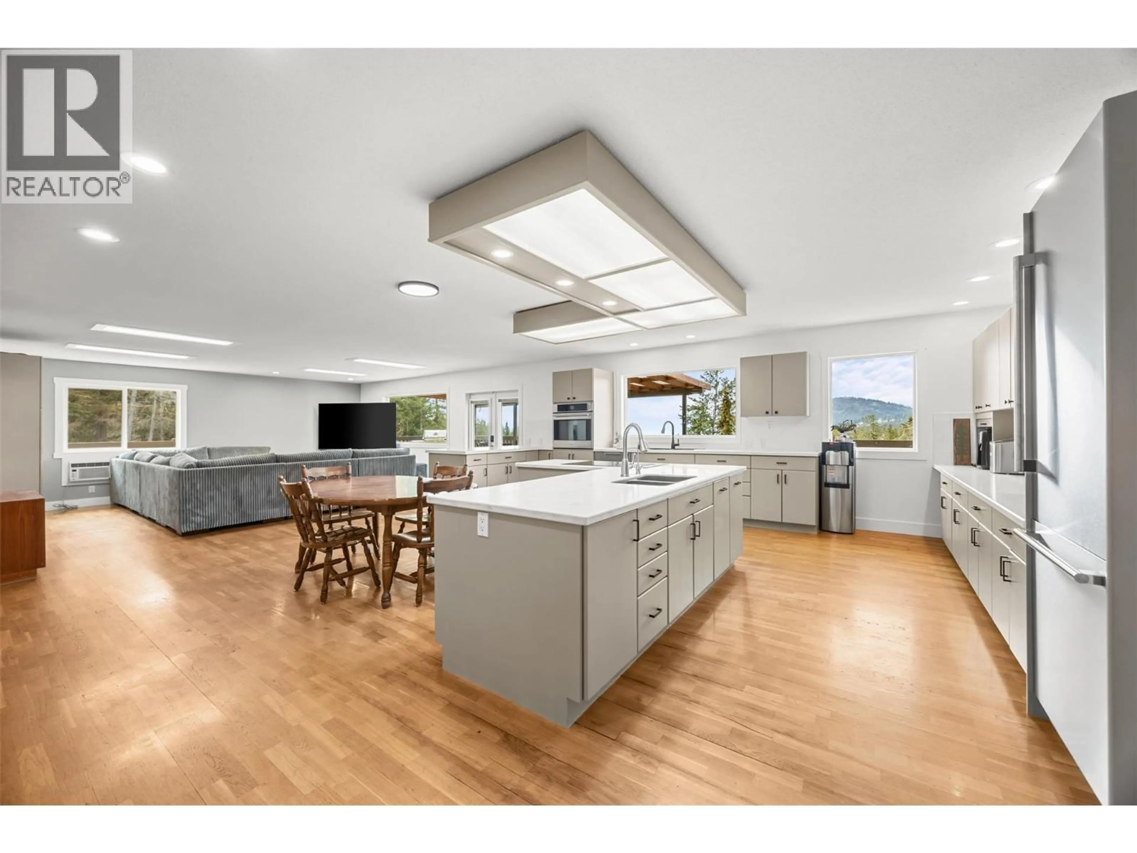 Open concept kitchen, unknown for 1618 HUCKLEBERRY ROAD, Kelowna British Columbia V1P1M5