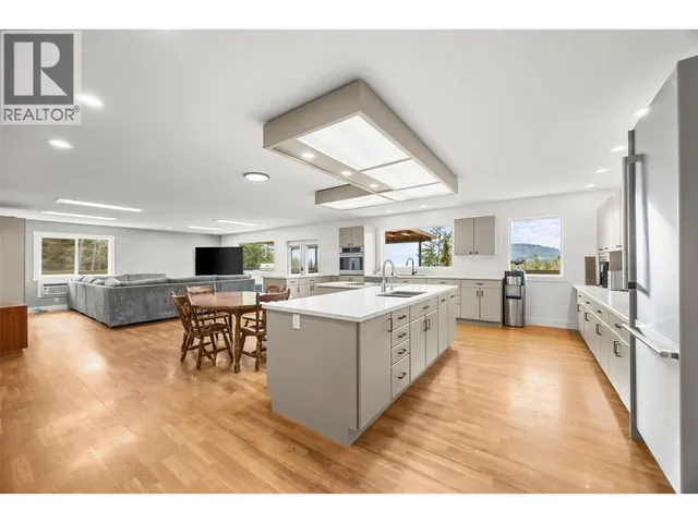 1618 HUCKLEBERRY ROAD, Kelowna 3