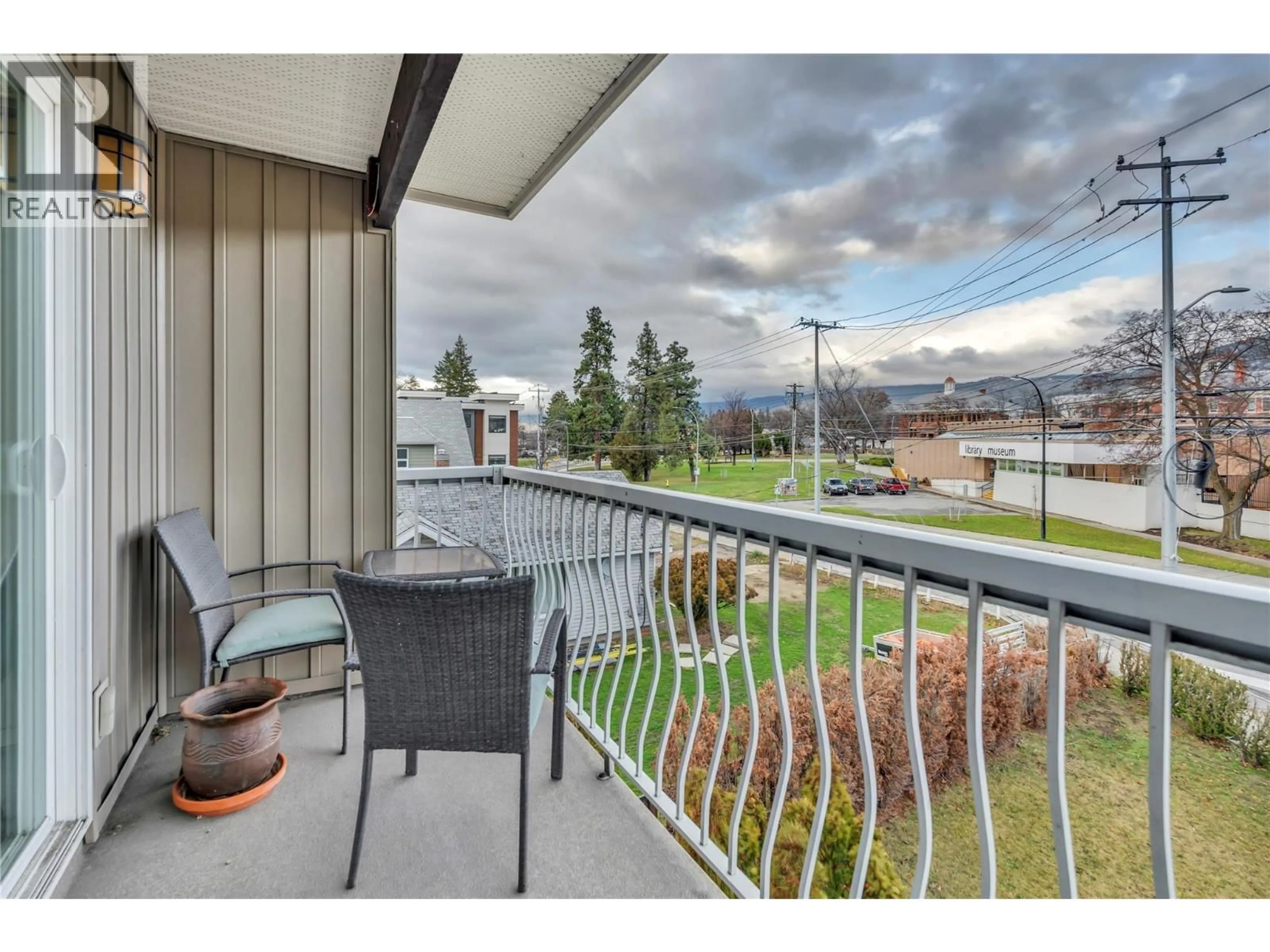 Balcony in the apartment, water/lake/river/ocean view for 312 - 803 FAIRVIEW ROAD, Penticton British Columbia V2A5Y7
