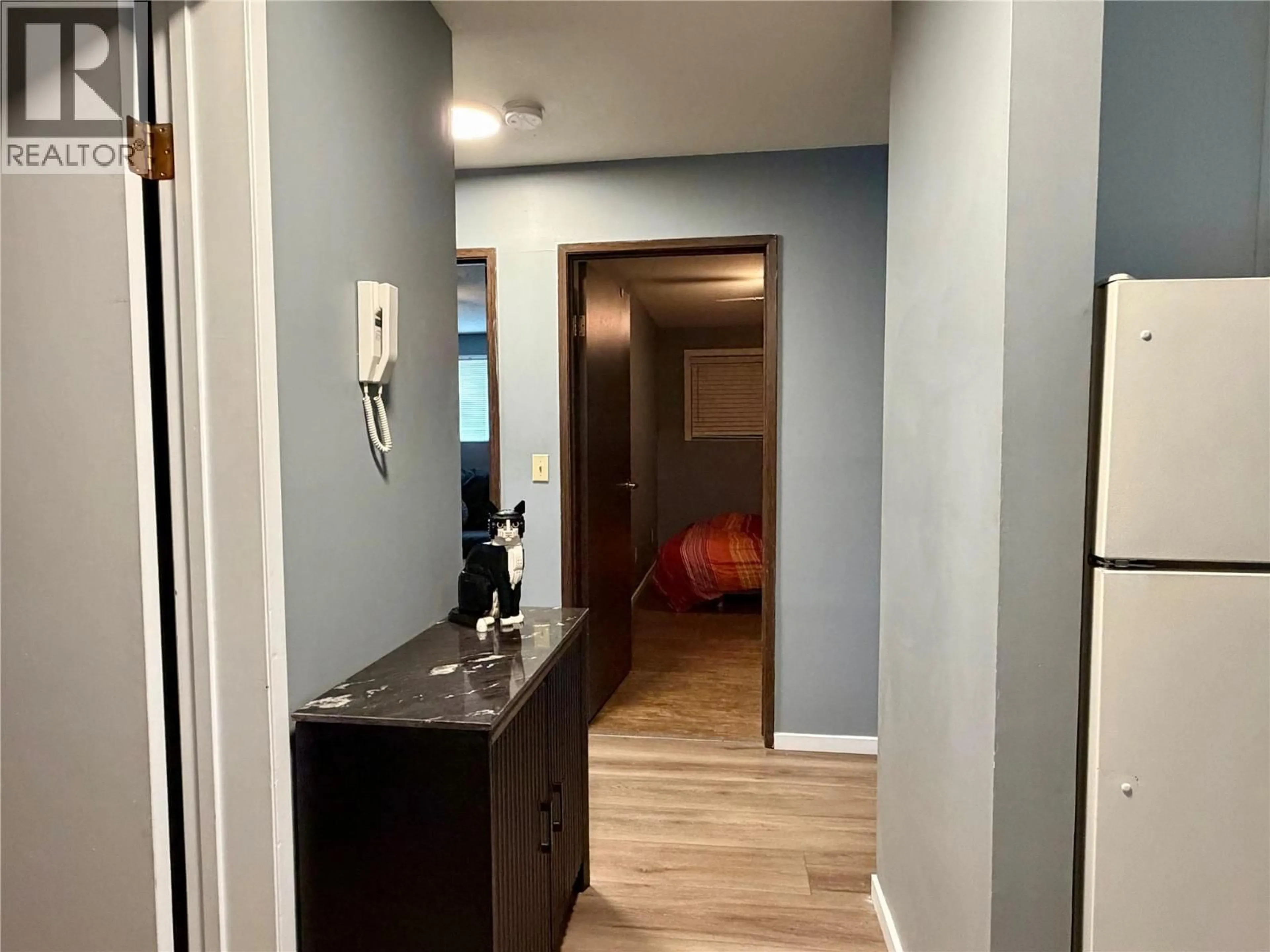 Indoor entryway for 111 - 150 SKAHA PLACE, Penticton British Columbia V2A7K1