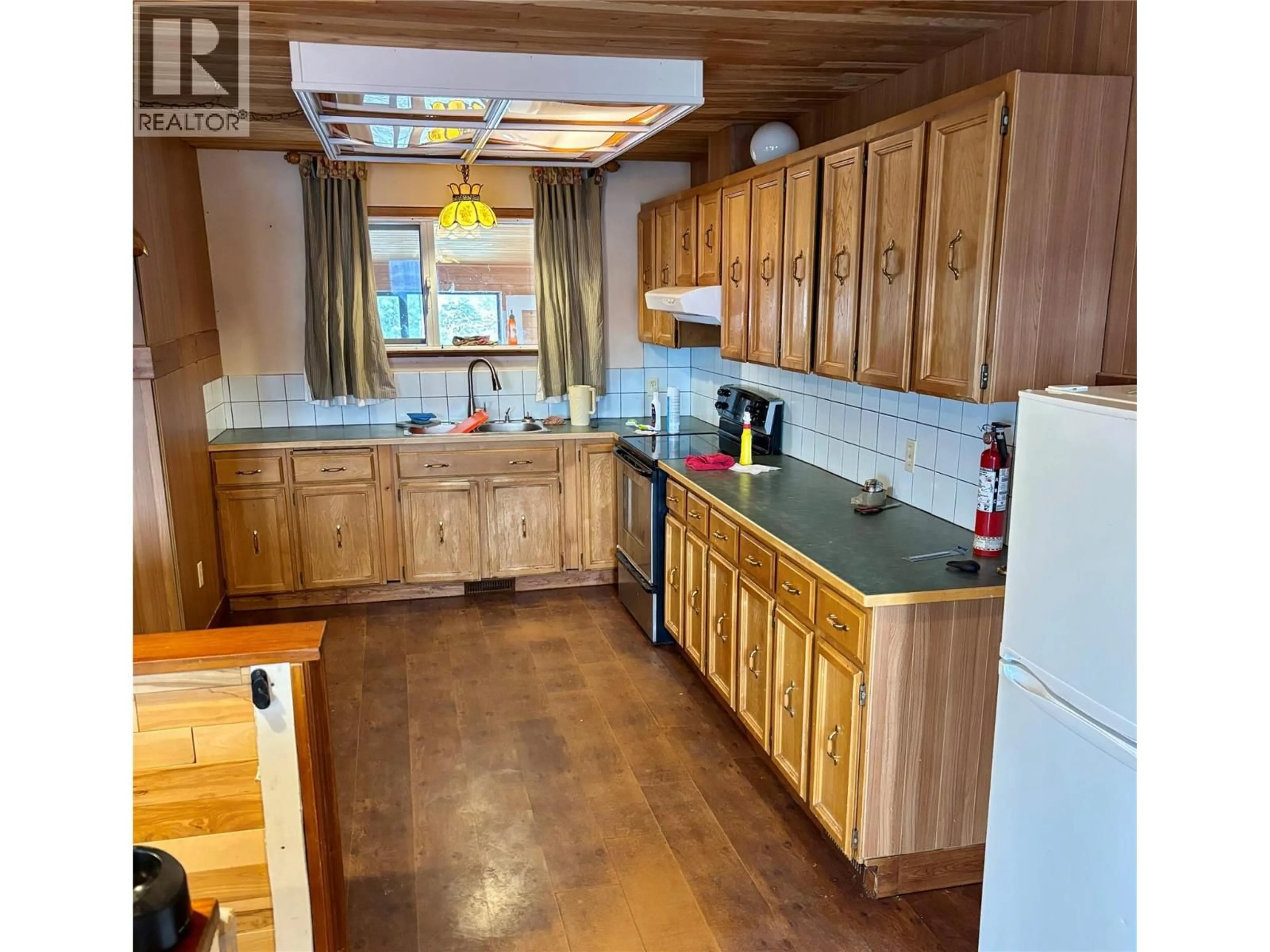 Unknown for 6252 LIPSETT AVENUE, Peachland British Columbia V0H1X7