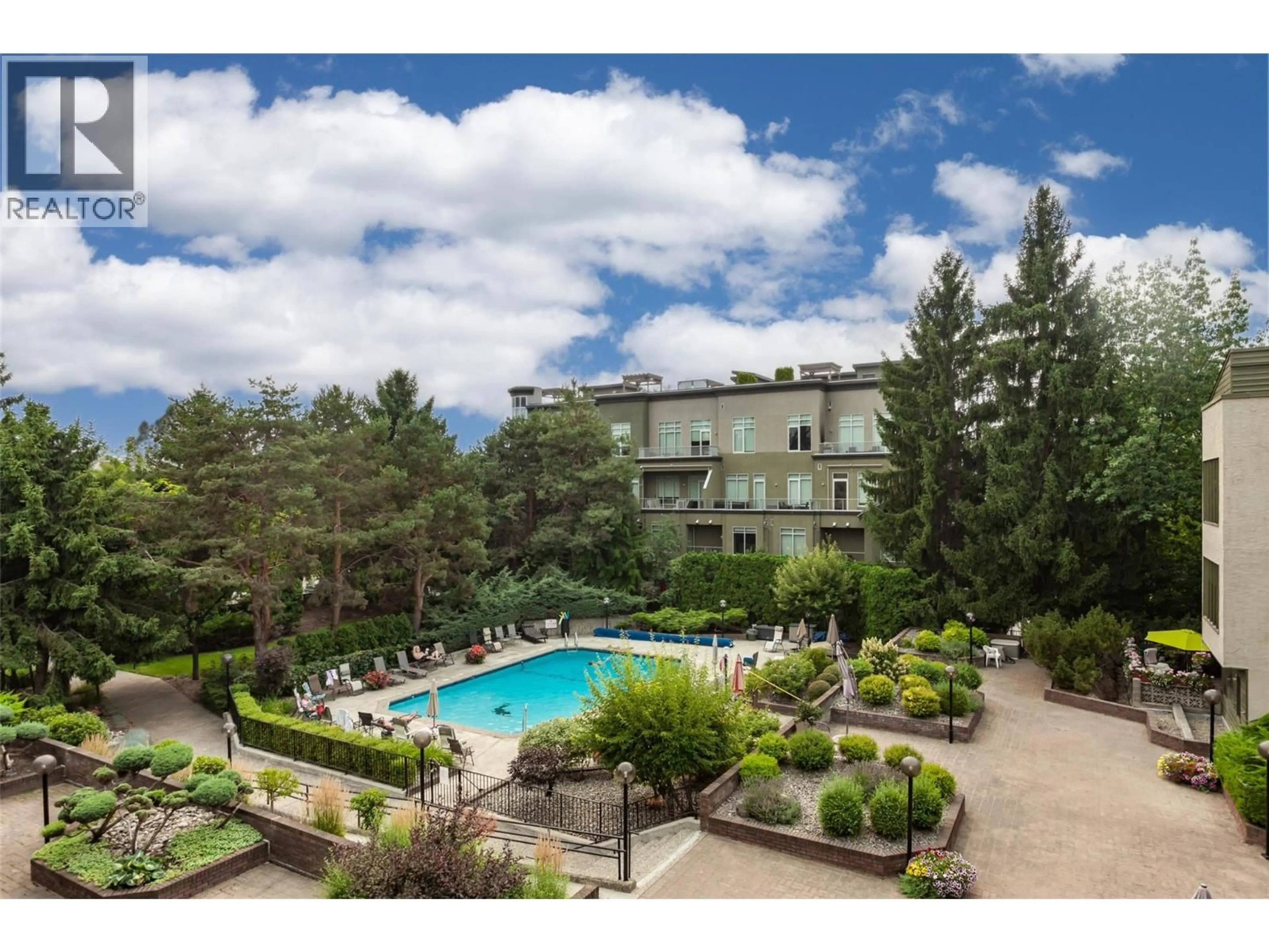 Pool for 305 - 1056 BERNARD AVENUE, Kelowna British Columbia V1Y8L7