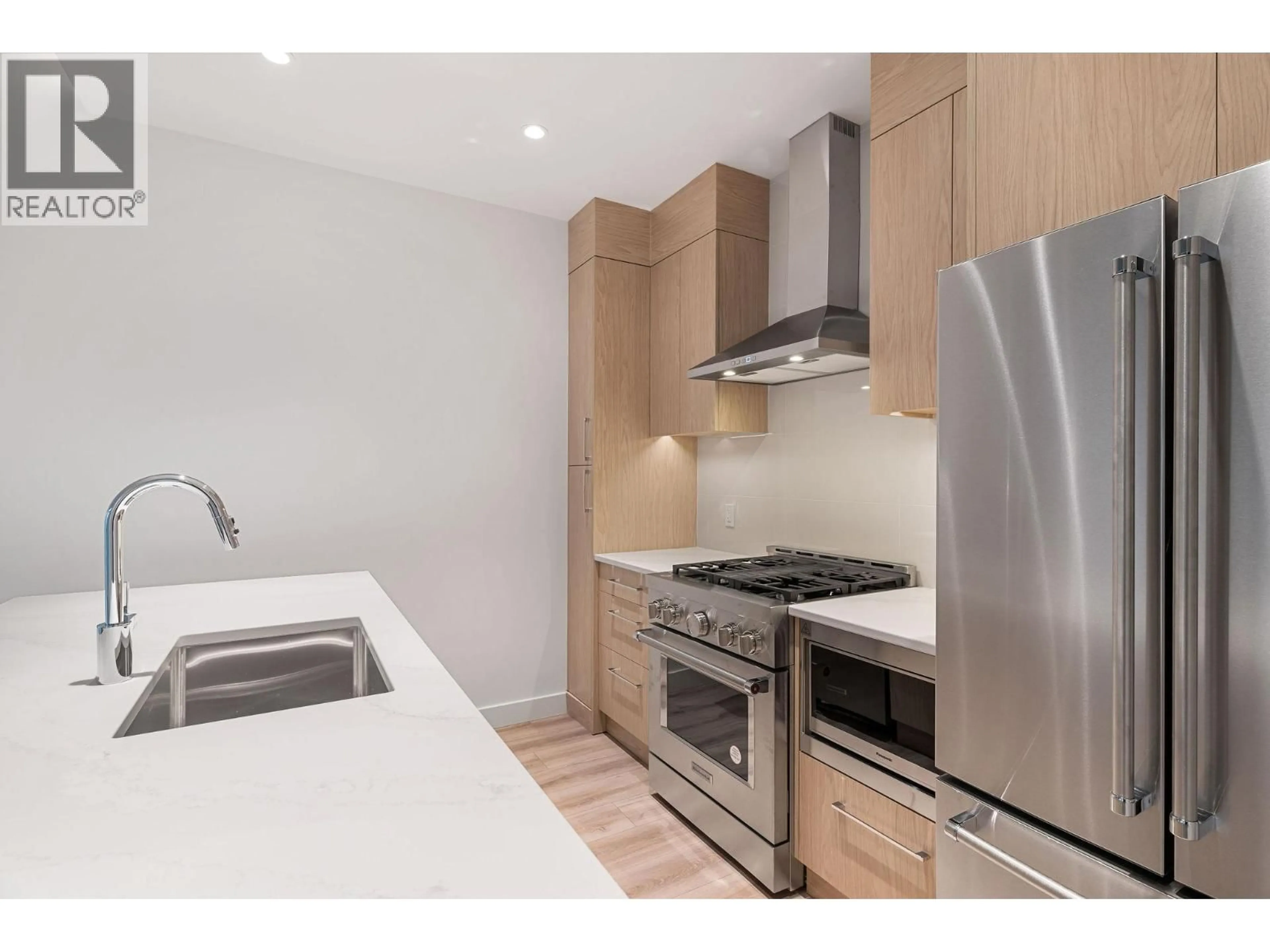 Standard kitchen, wood/laminate floor for 3071 ABBOTT STREET, Kelowna British Columbia V1Y0P3