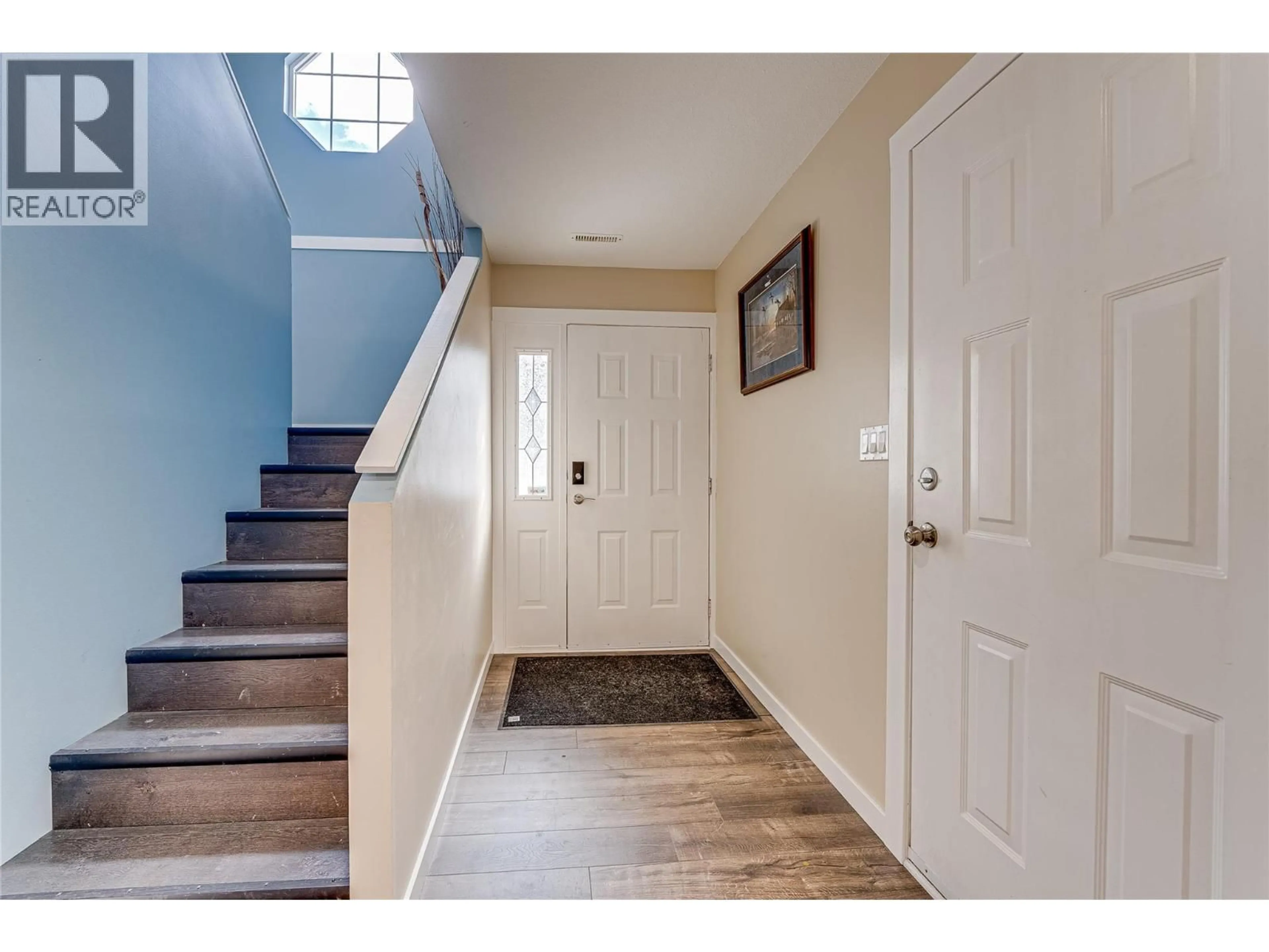 Indoor entryway for 5876 WESTWYND DRIVE, Falkland British Columbia V0E1W0