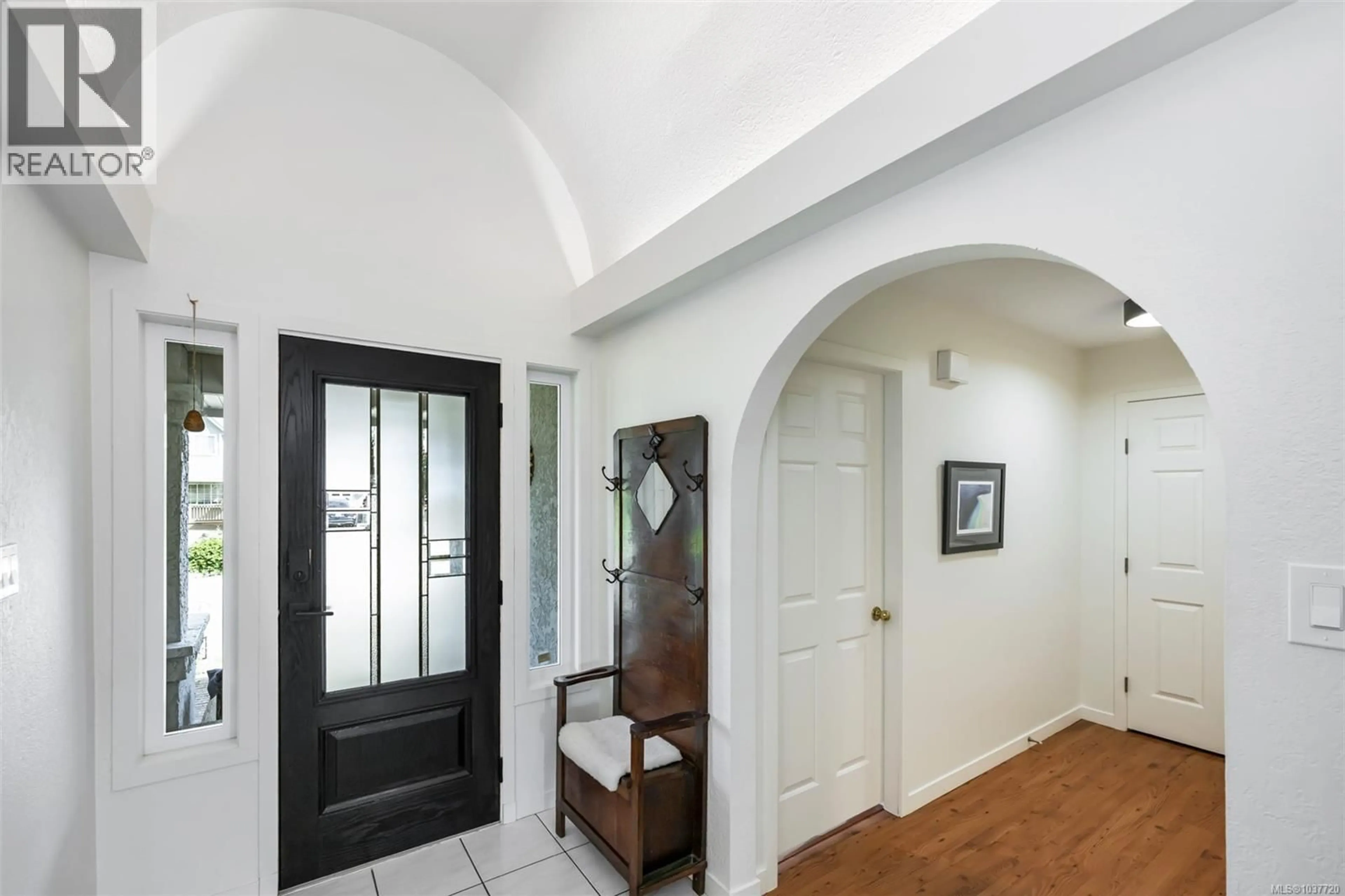 Indoor entryway for 1844 CHAPARRAL DRIVE, Duncan British Columbia V9L5M5
