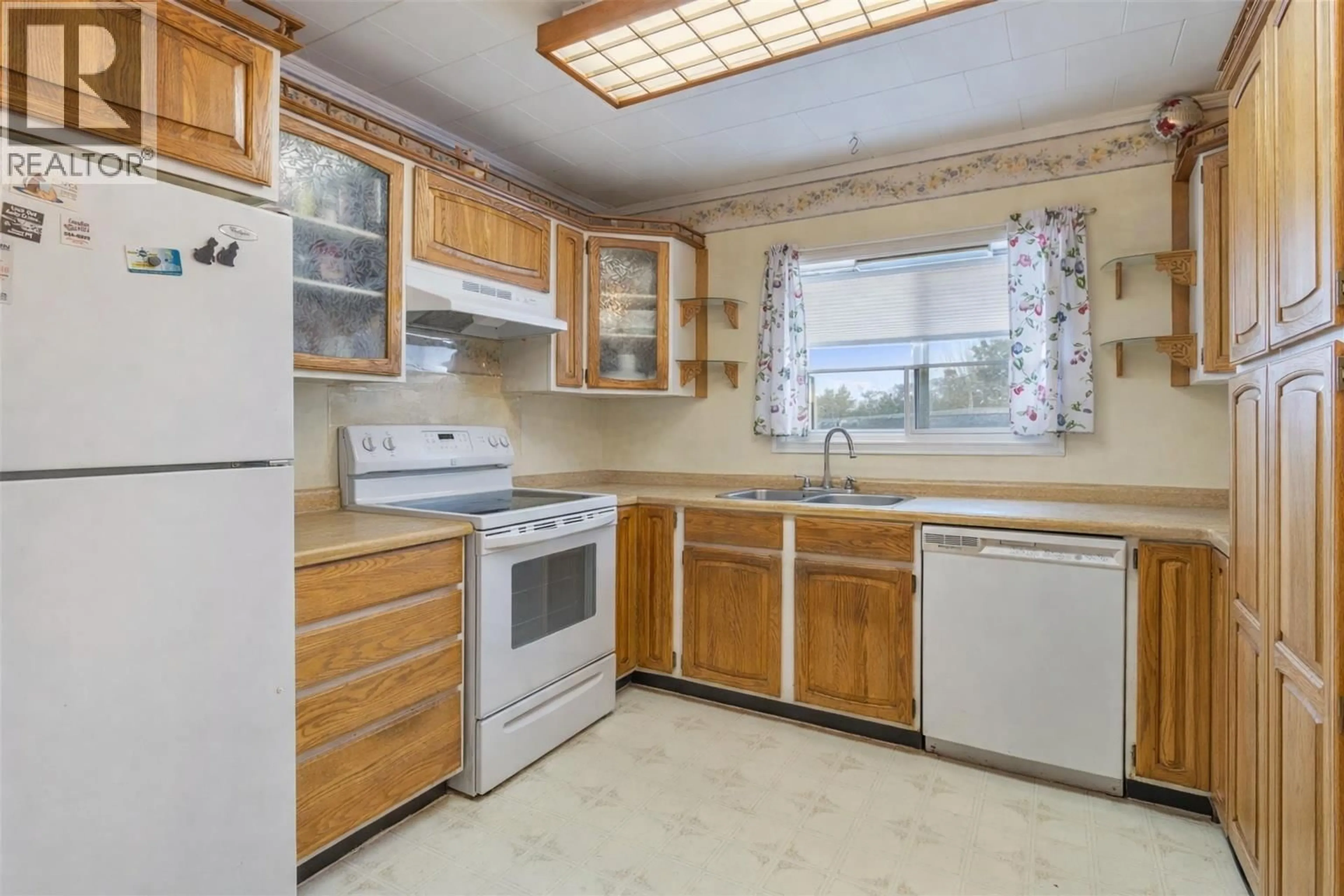 Standard kitchen, unknown for 957 NEWTON STREET, Kamloops British Columbia V2B5J3
