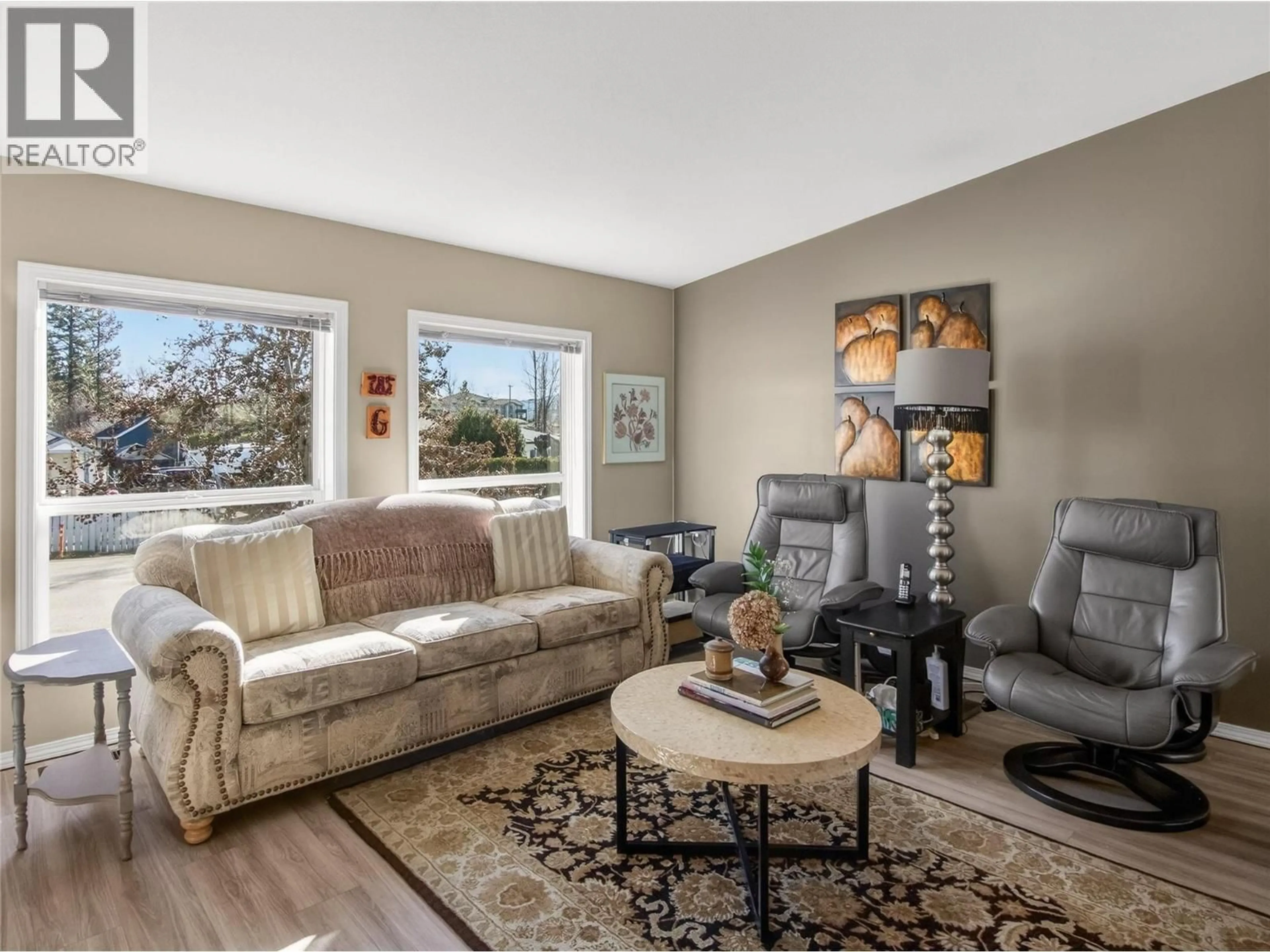 Living room with furniture, unknown for 797 ECKHARDT AVENUE EAST, Penticton British Columbia V2A2A5