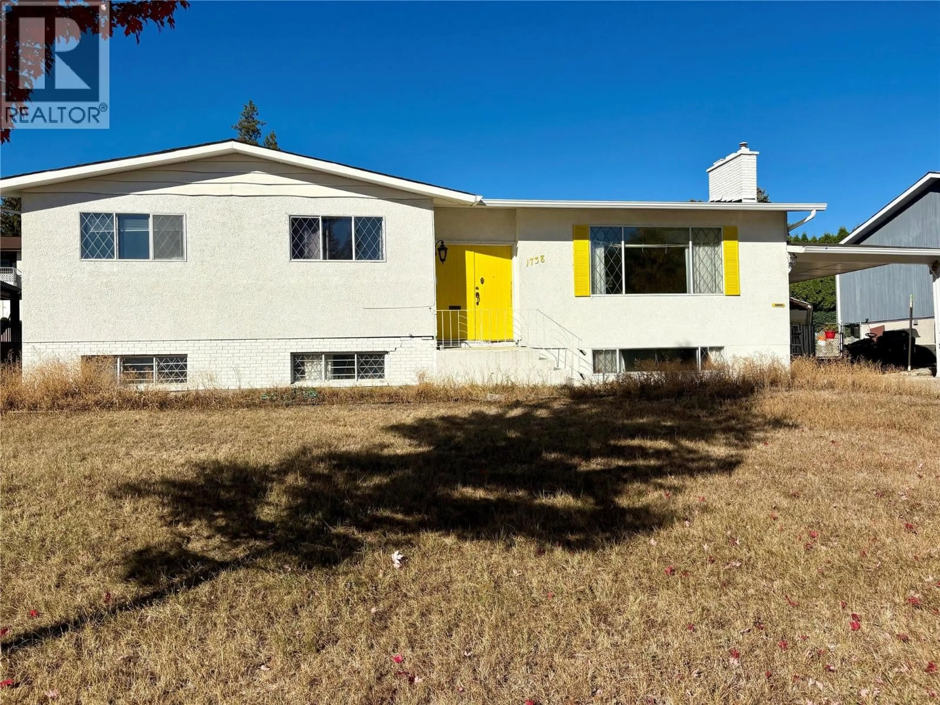 Home with vinyl exterior material, unknown for 1738 SMITHSON DRIVE, Kelowna British Columbia V1Y4E3