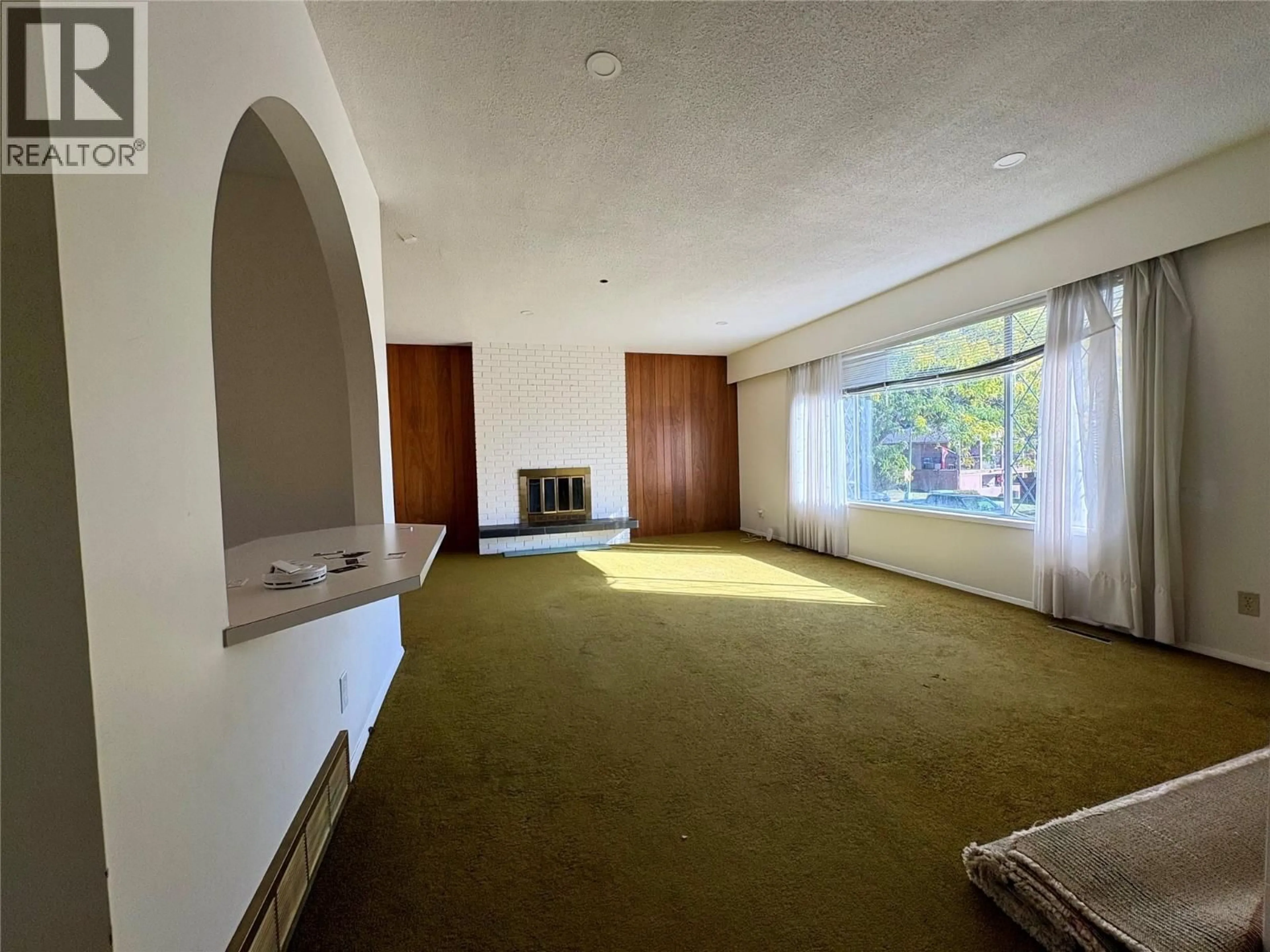 A pic of a room for 1738 SMITHSON DRIVE, Kelowna British Columbia V1Y4E3