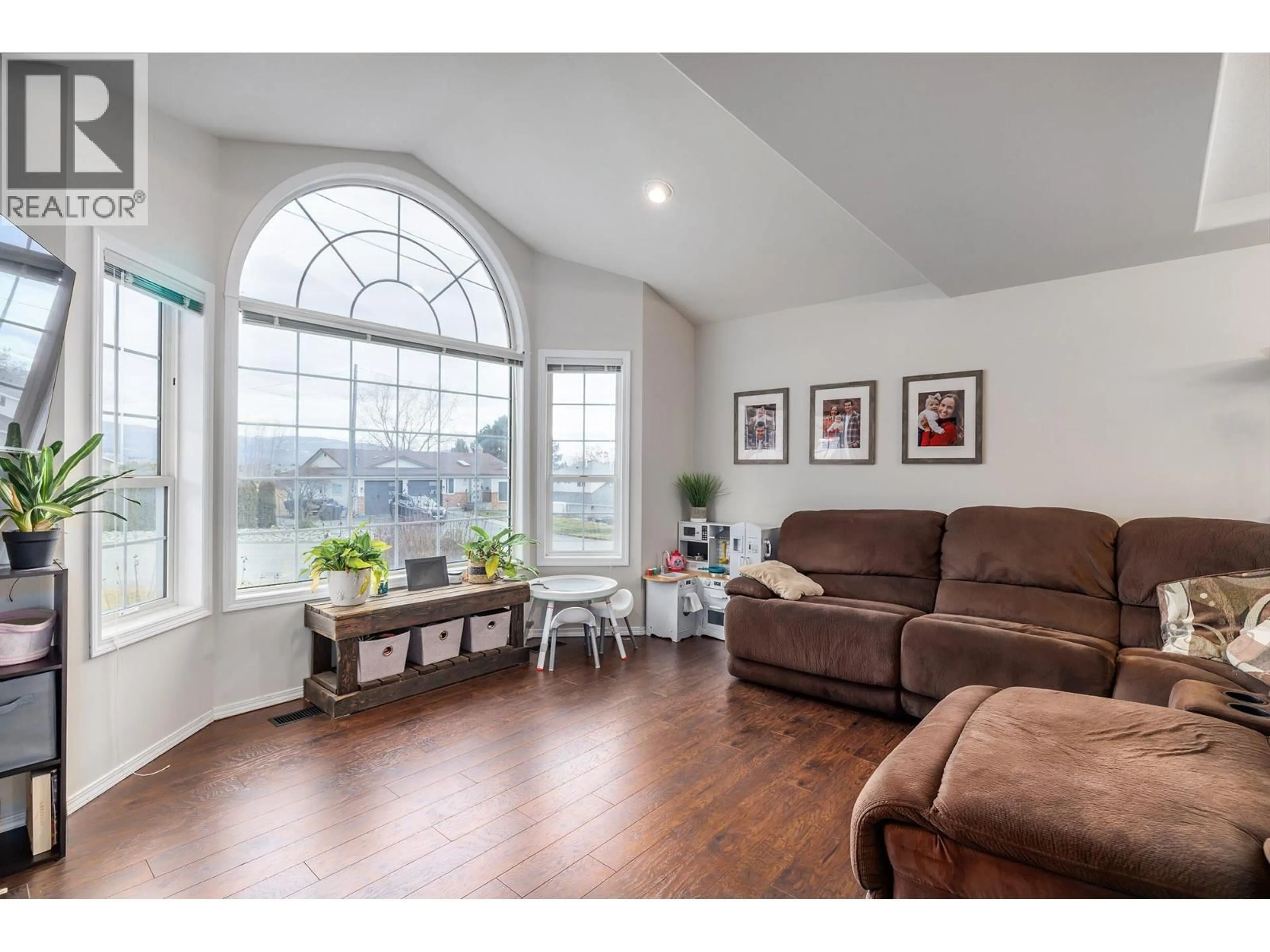 Living room with furniture, unknown for 5080 SCOTTY CREEK ROAD, Kelowna British Columbia V1X6T9