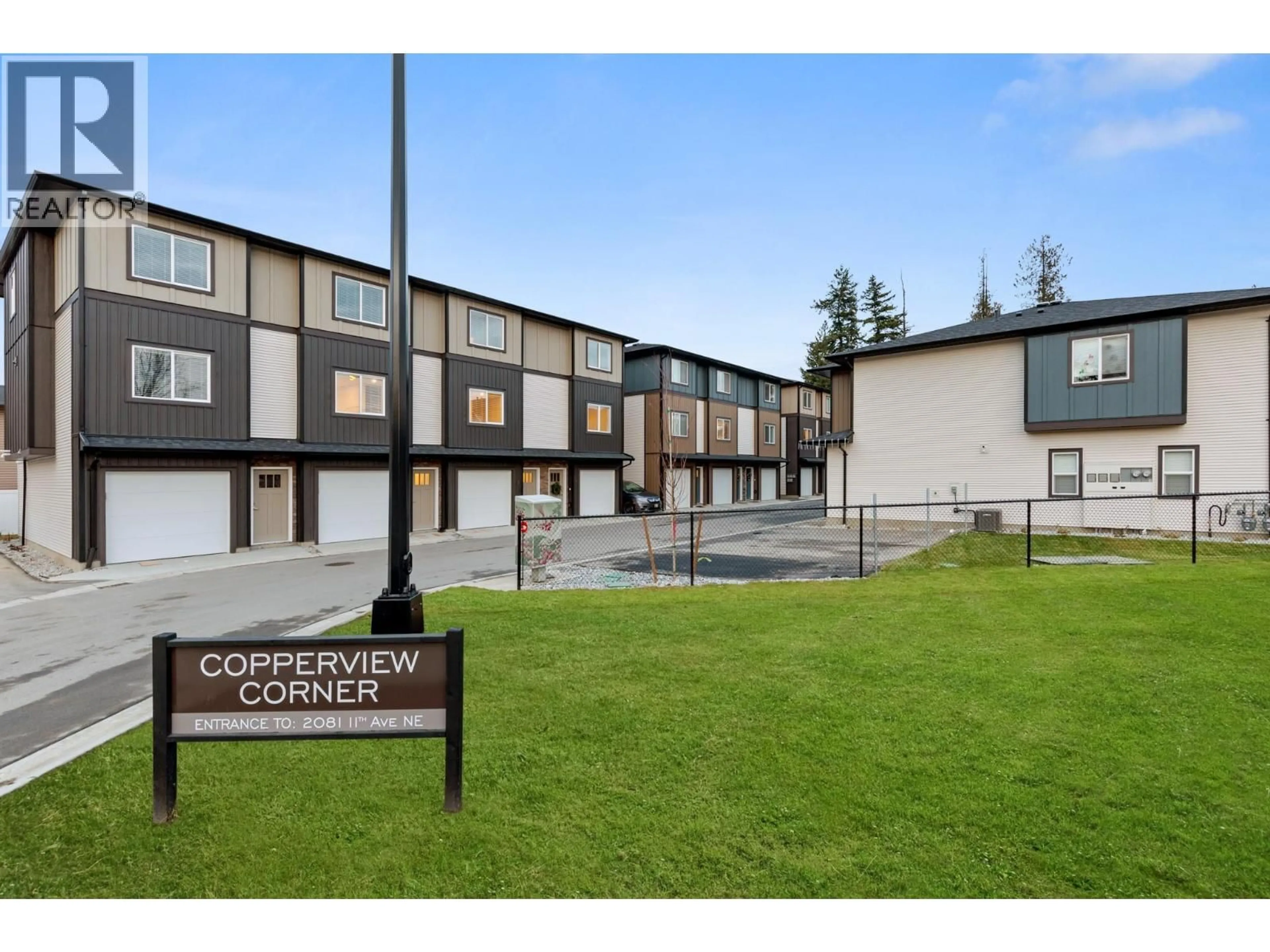 A pic from outside/outdoor area/front of a property/back of a property/a pic from drone, unknown for 1 - 2081 11 AVENUE NORTHEAST, Salmon Arm British Columbia V1E0G1