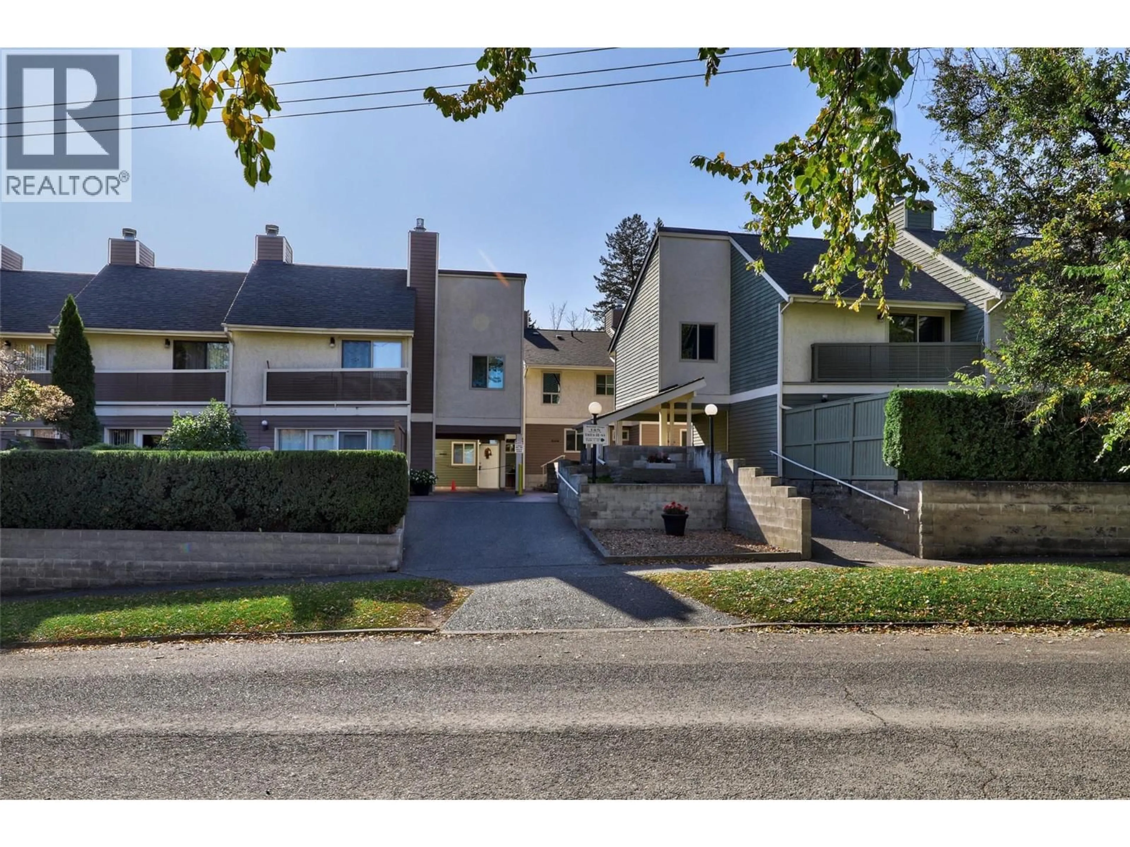 A pic from outside/outdoor area/front of a property/back of a property/a pic from drone, street for 14 - 145 NICOLA STREET, Kamloops British Columbia V2C2P2