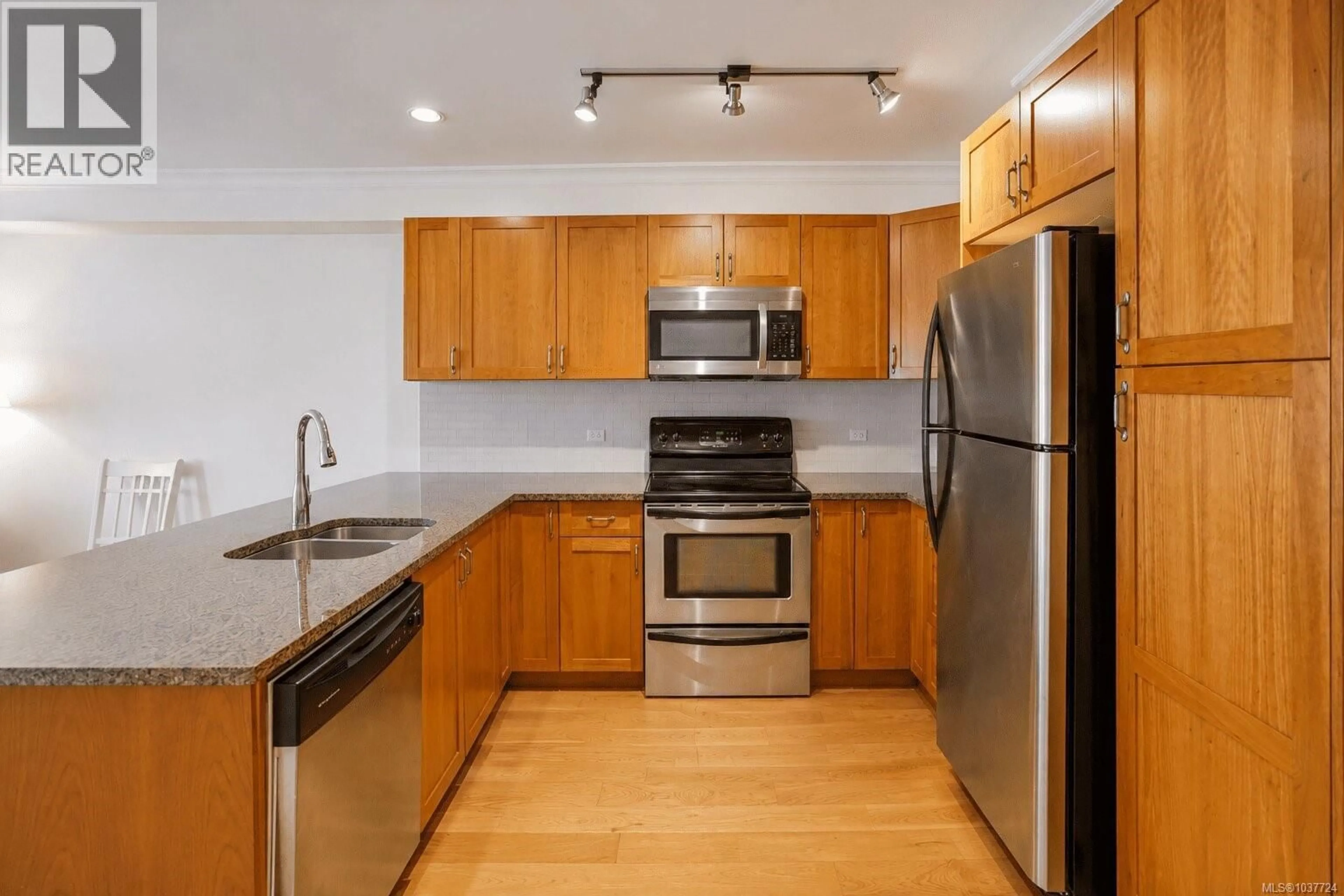 Standard kitchen, unknown for 204 - 1514 CHURCH AVENUE, Saanich British Columbia V8P0A3