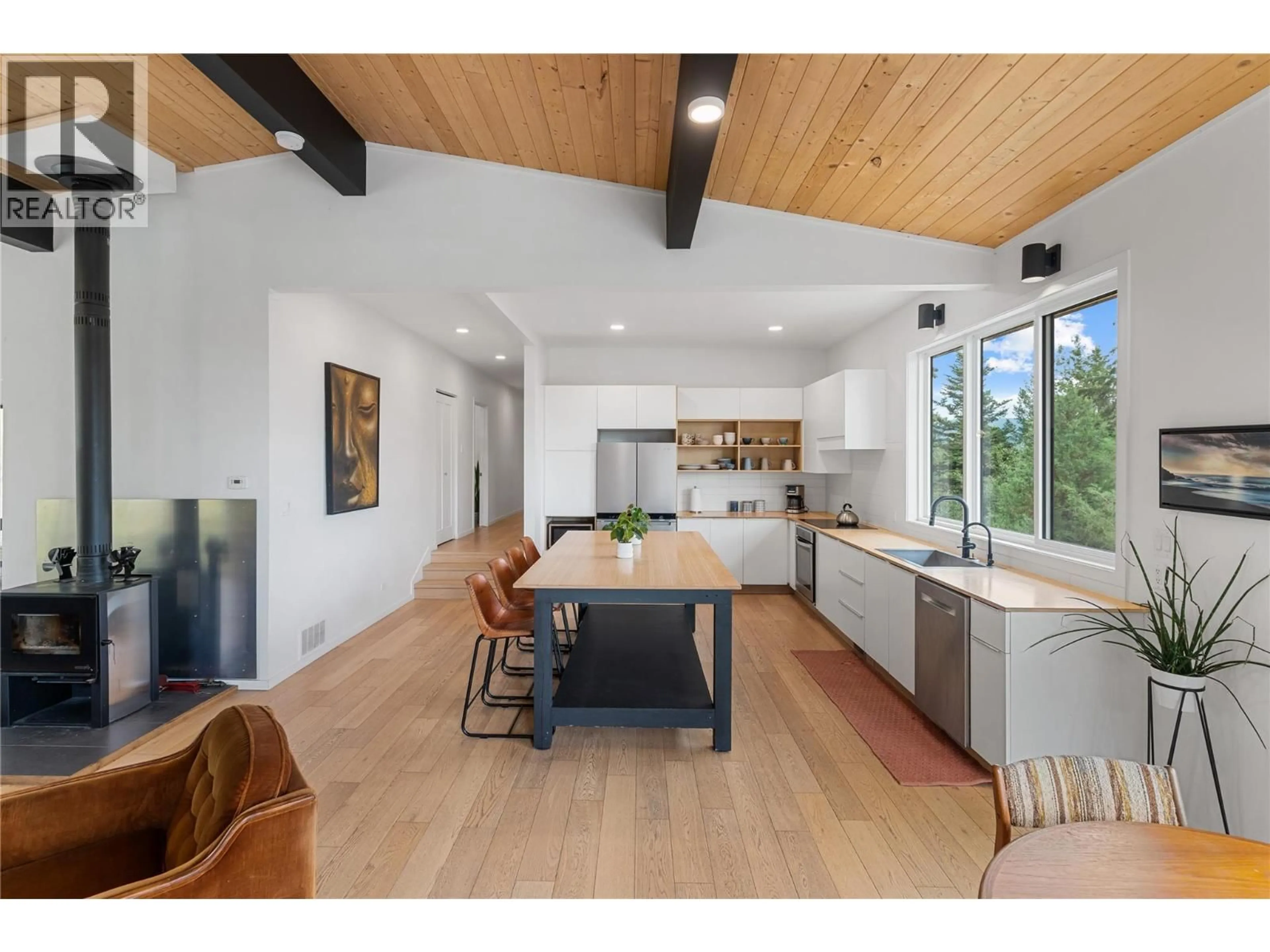 Open concept kitchen, unknown for 8250 SUN VALLEY ROAD, Joe Rich British Columbia V1P1J3