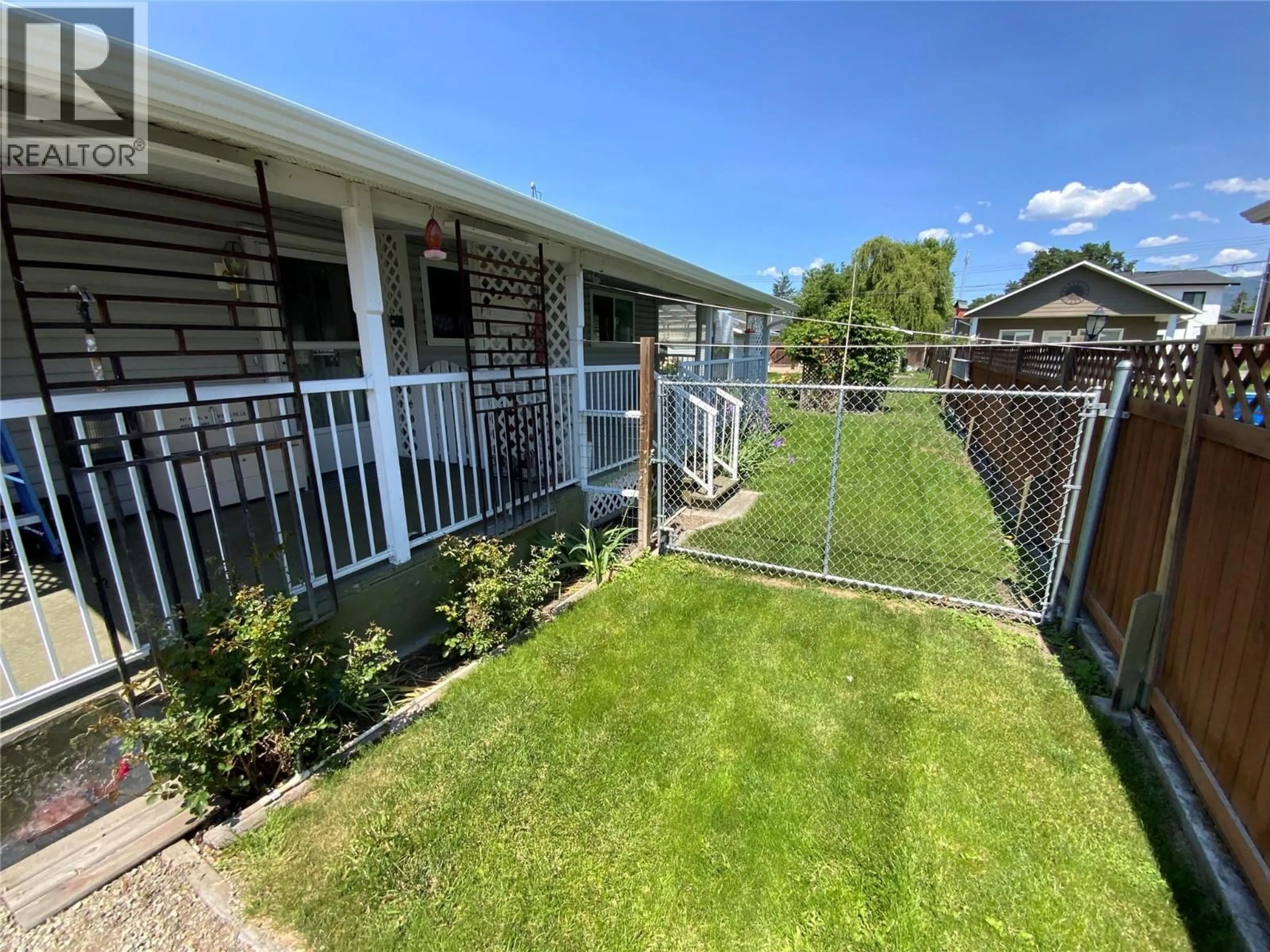 A pic from outside/outdoor area/front of a property/back of a property/a pic from drone, street for 449 CONKLIN AVENUE, Penticton British Columbia V2A2T3