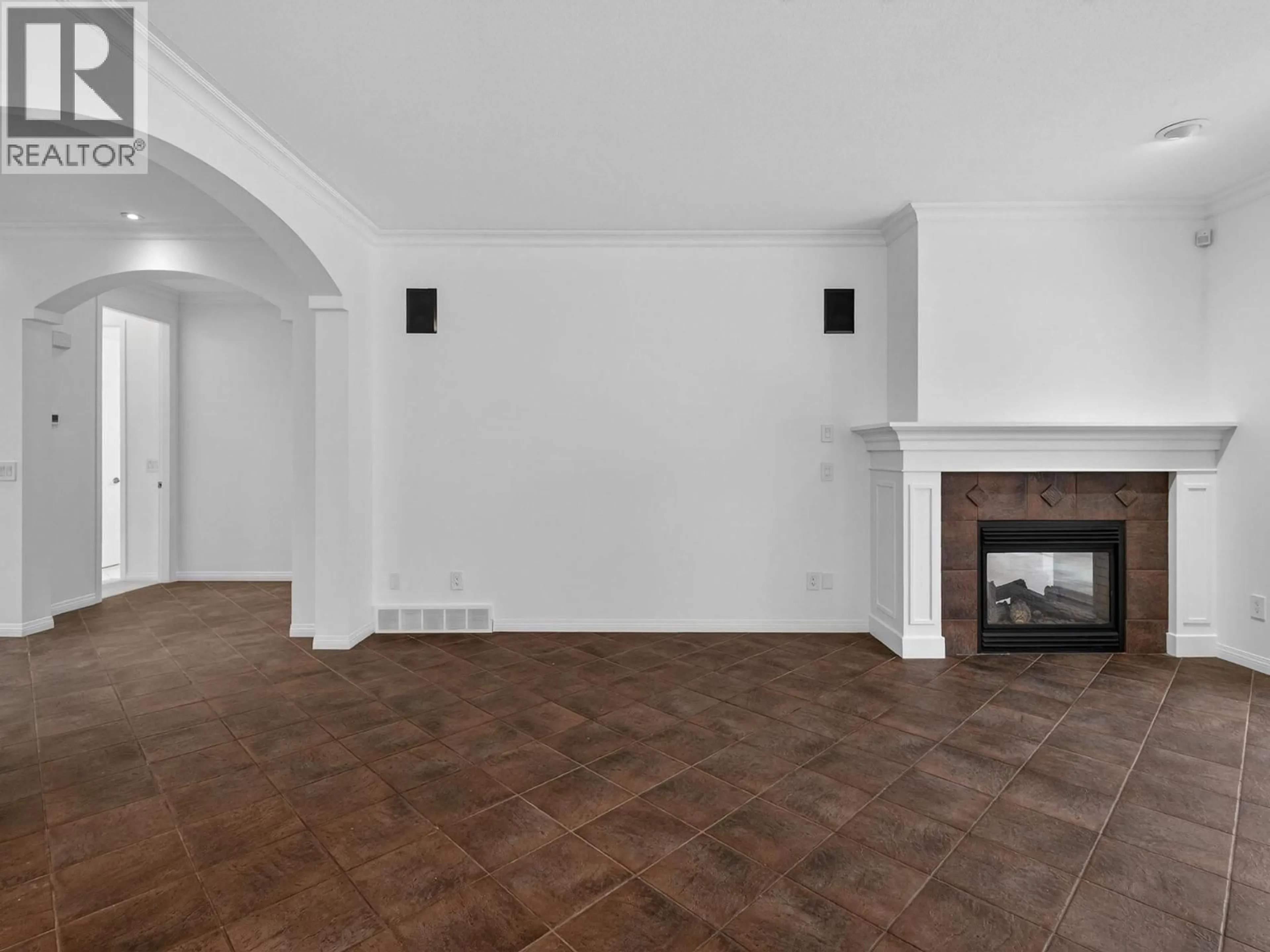 A pic of a room for 208 - 665 COOK ROAD, Kelowna British Columbia V1W4T4