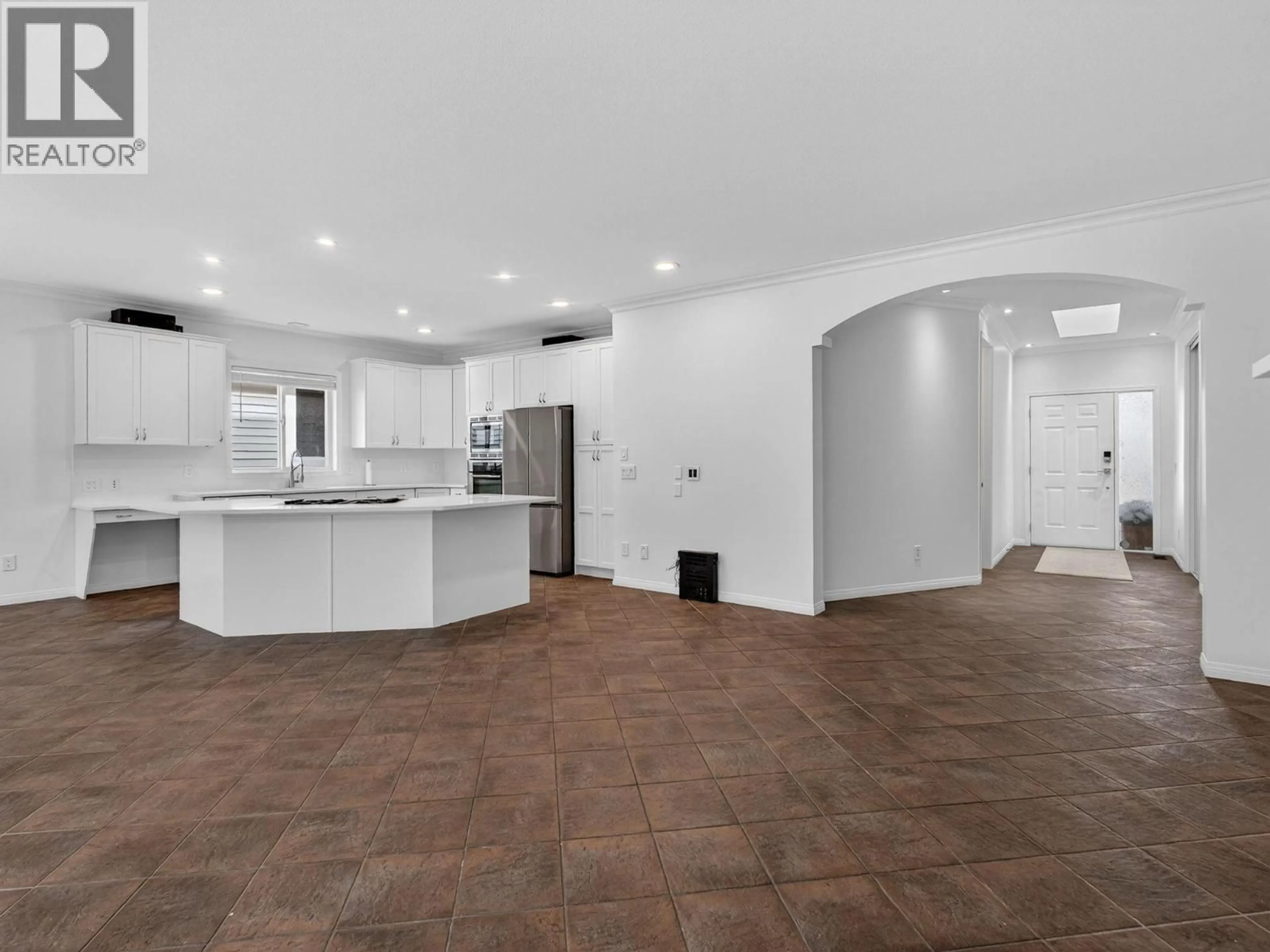 Open concept kitchen, ceramic/tile floor for 208 - 665 COOK ROAD, Kelowna British Columbia V1W4T4