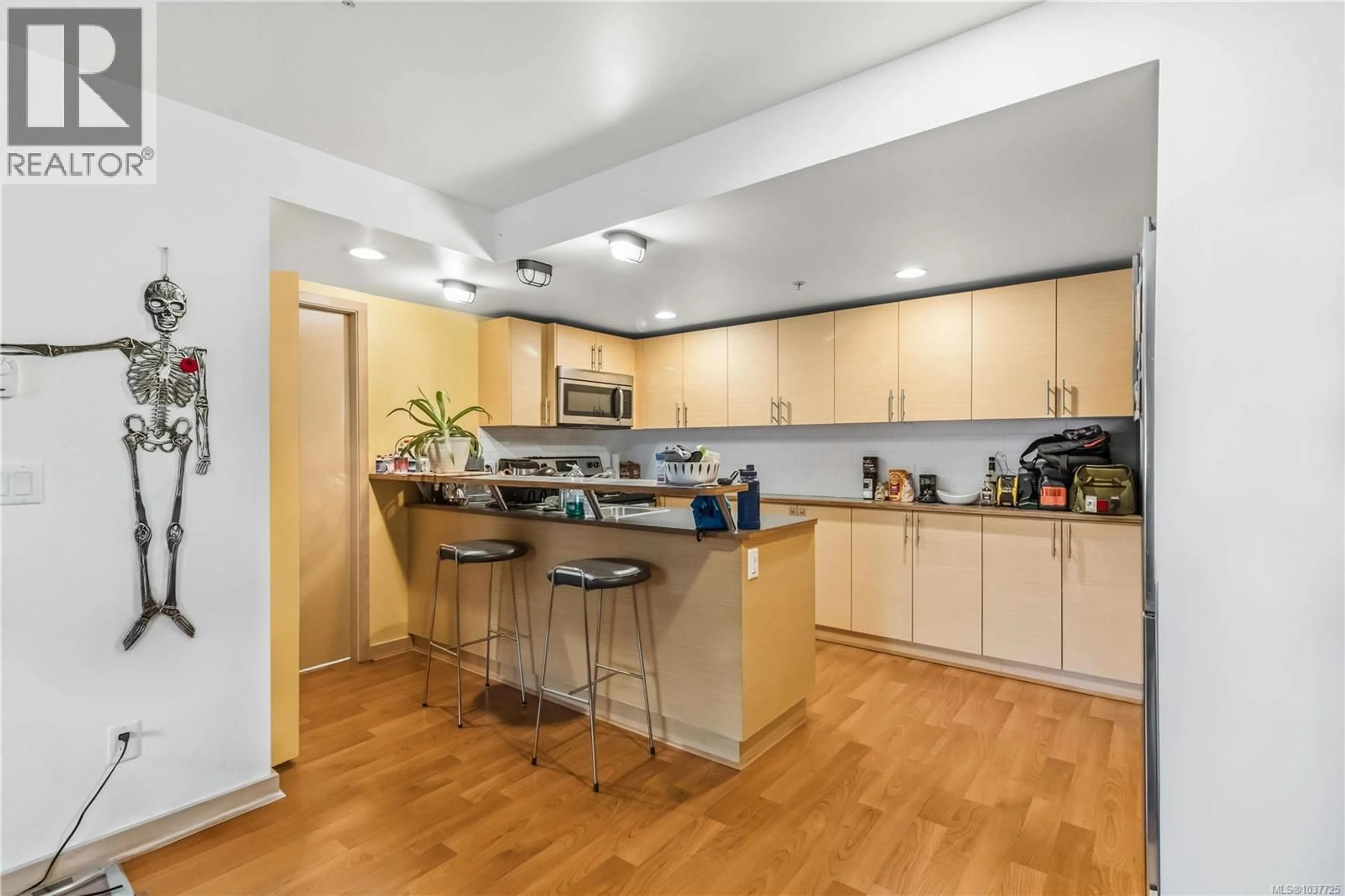 Standard kitchen, wood/laminate floor for 304 - 787 TYEE ROAD, Victoria British Columbia V9A7R5