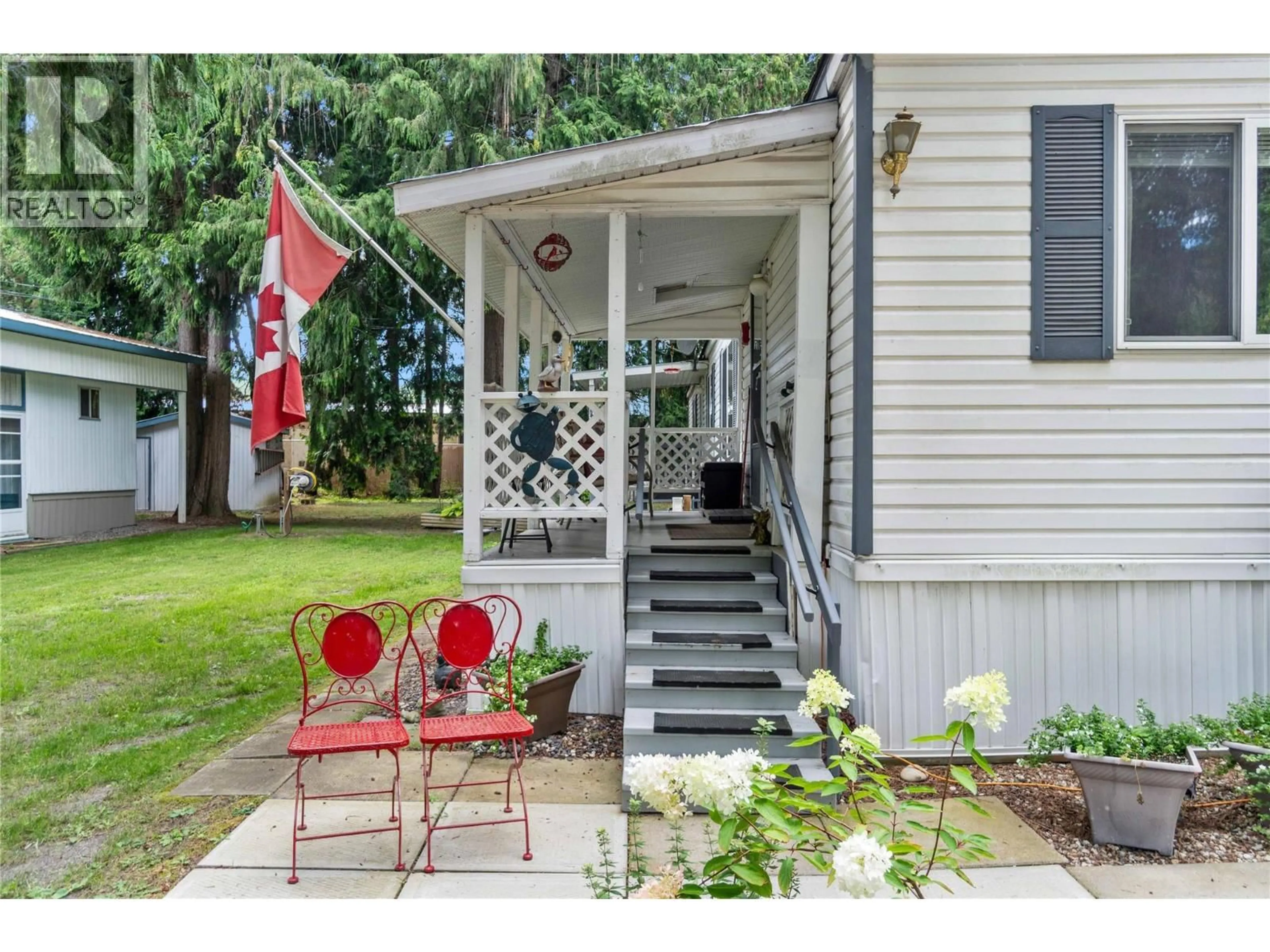 Home with vinyl exterior material, street for 2 - 5161 63 AVENUE NORTHEAST, Salmon Arm British Columbia V0E1K0