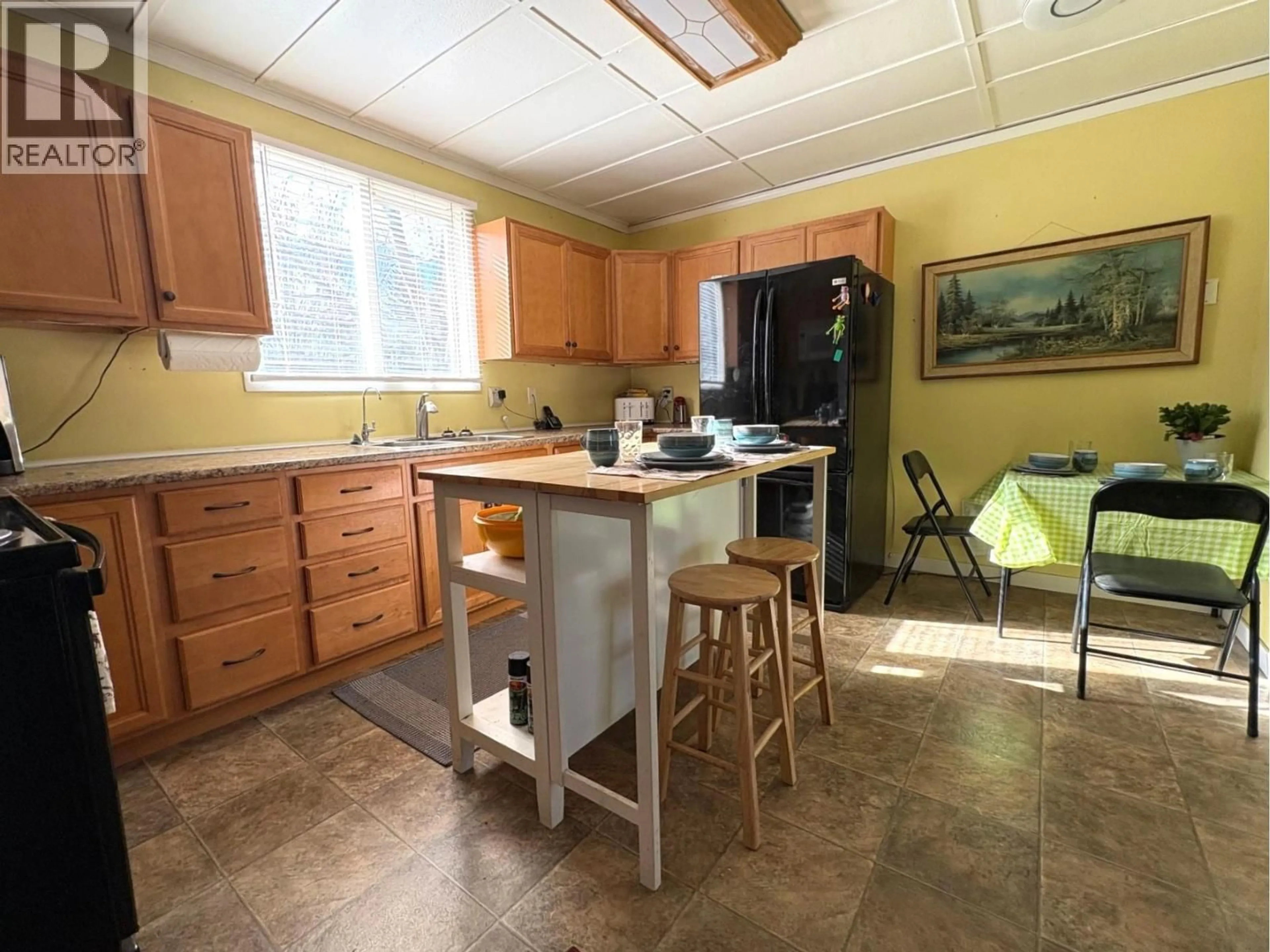 Standard kitchen, ceramic/tile floor for 619 HAIGH ROAD, Barriere British Columbia V0E1E0
