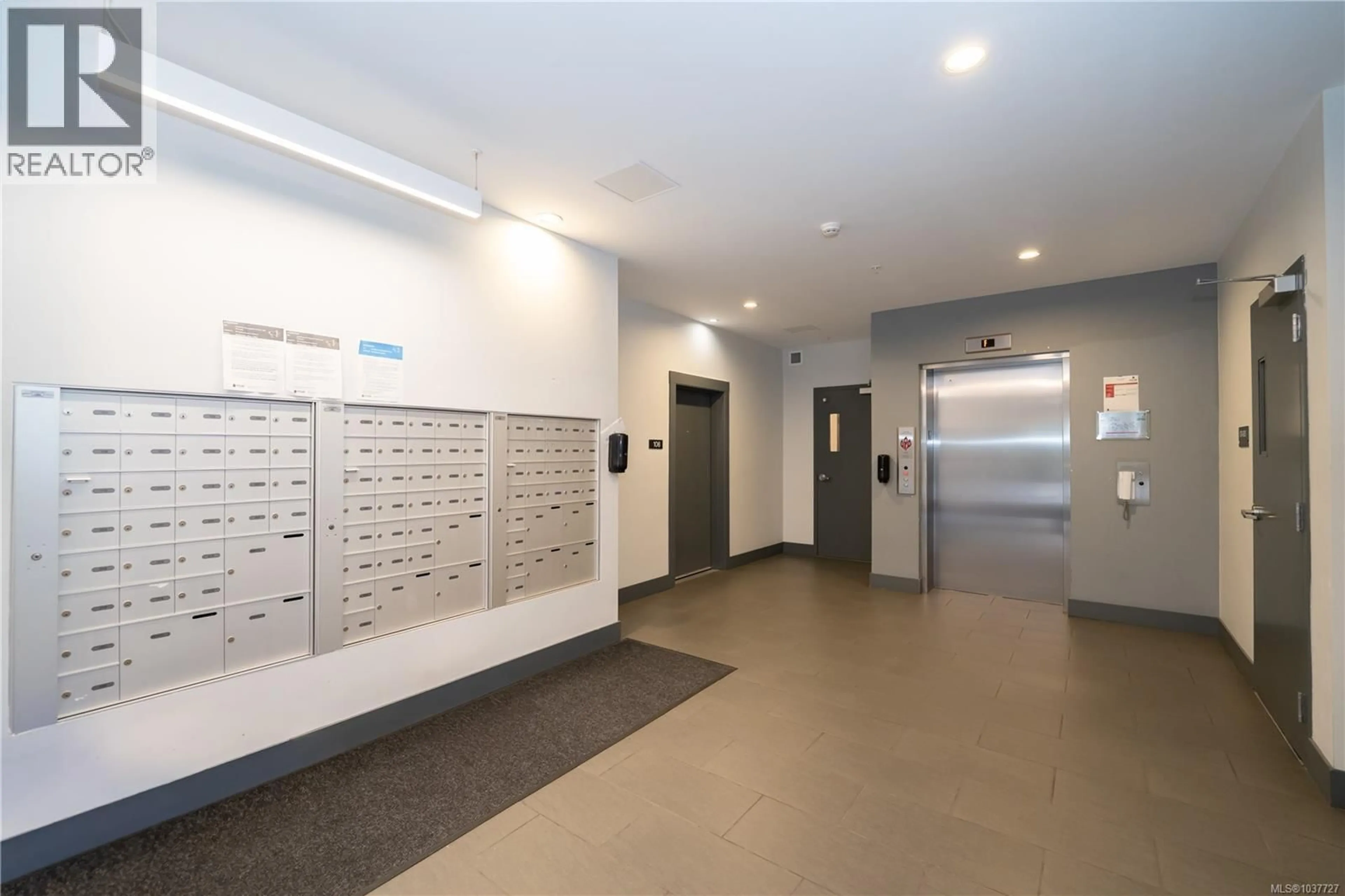 Indoor foyer for 209 - 2843 JACKLIN ROAD, Langford British Columbia V9B4P4