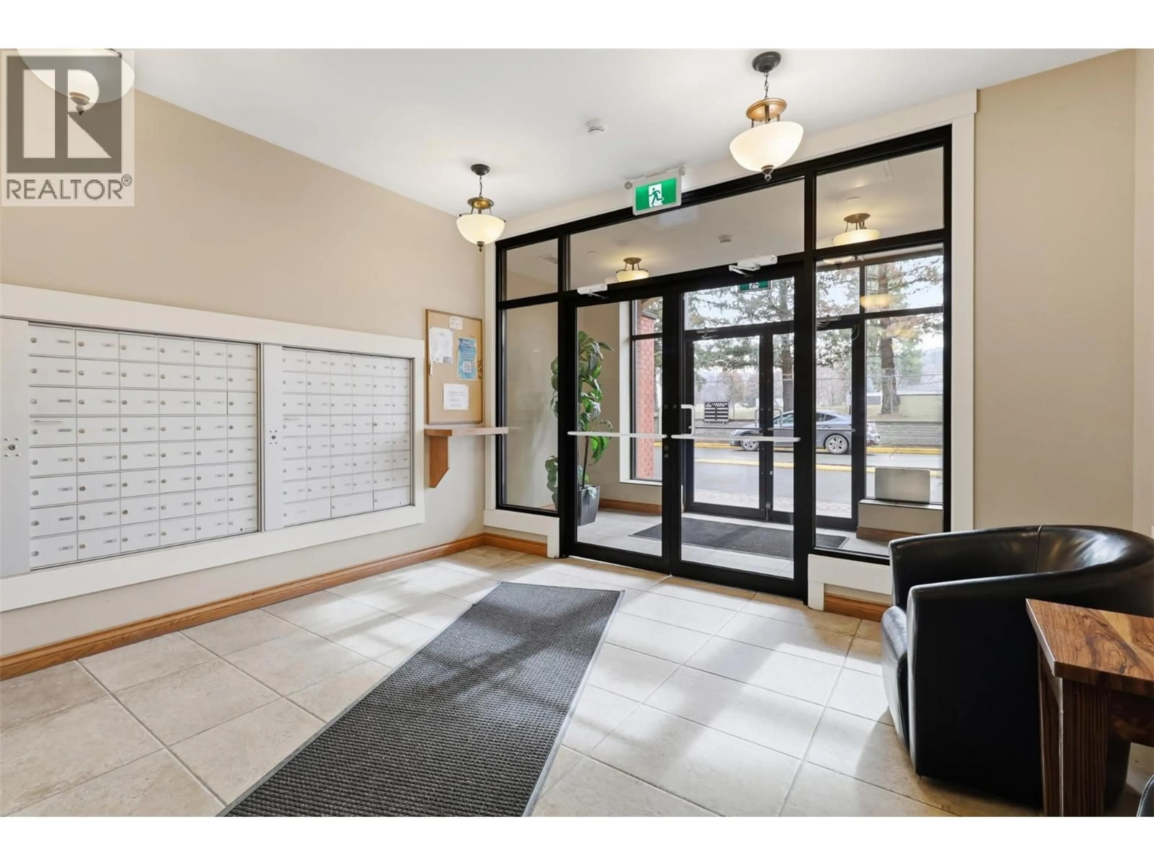 Indoor foyer for 409 - 765 MCGILL ROAD, Kamloops British Columbia V2C0B7