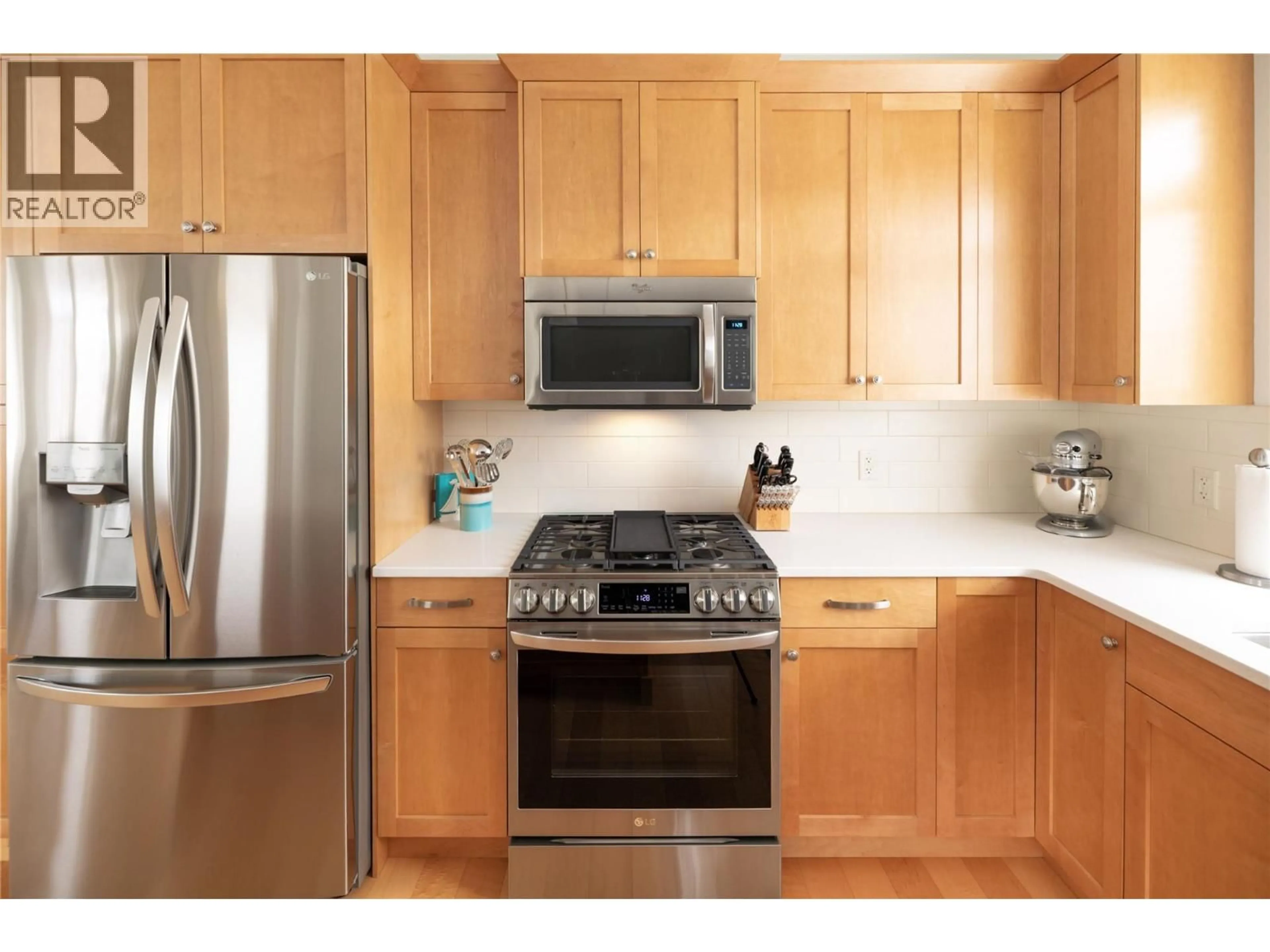 Standard kitchen, wood/laminate floor for 13008 GIBBONS DRIVE, Lake Country British Columbia V4V2S4