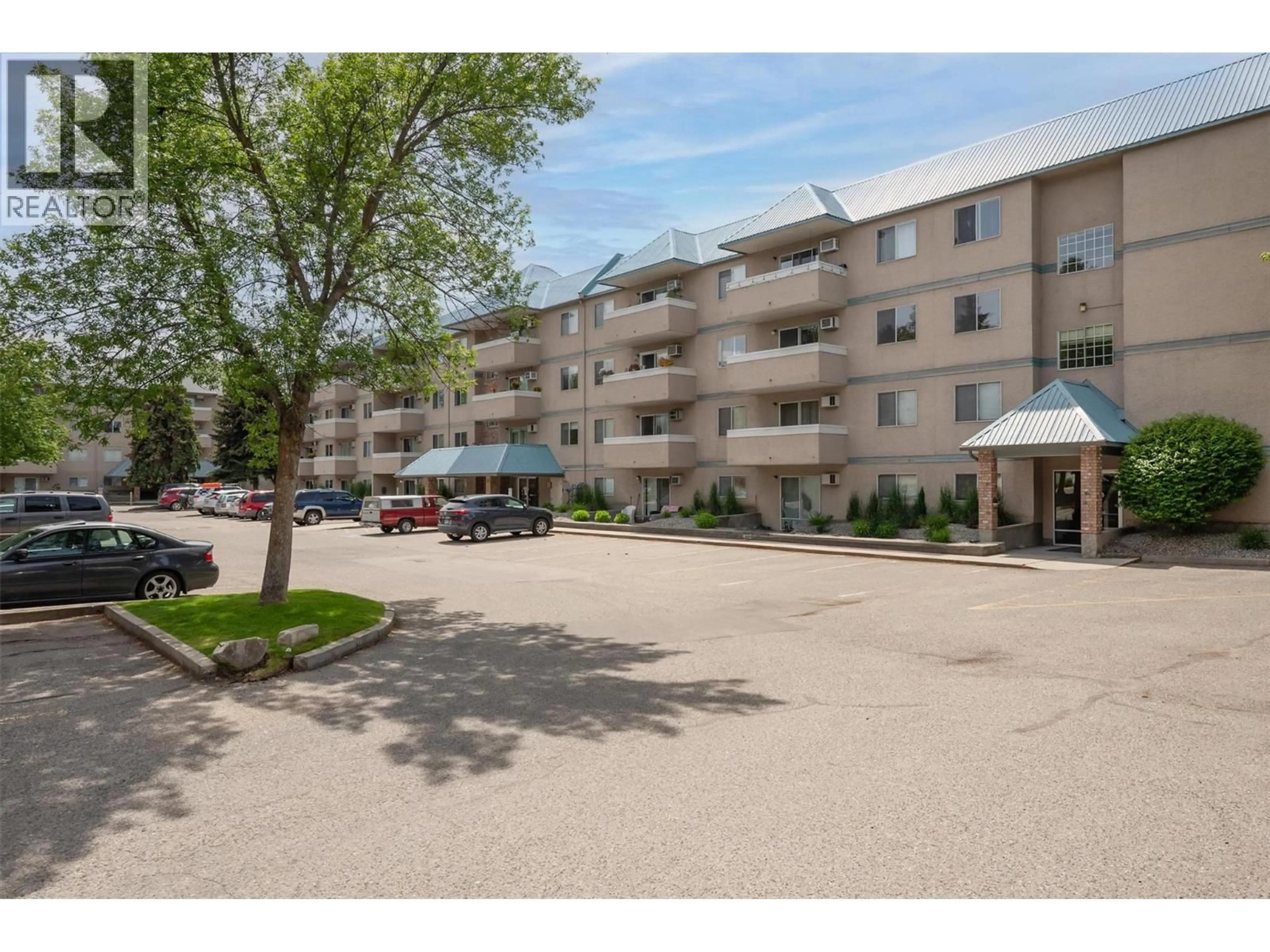 Patio, street for 307 - 3160 DE MONTREUIL COURT, Kelowna British Columbia V1W3W3