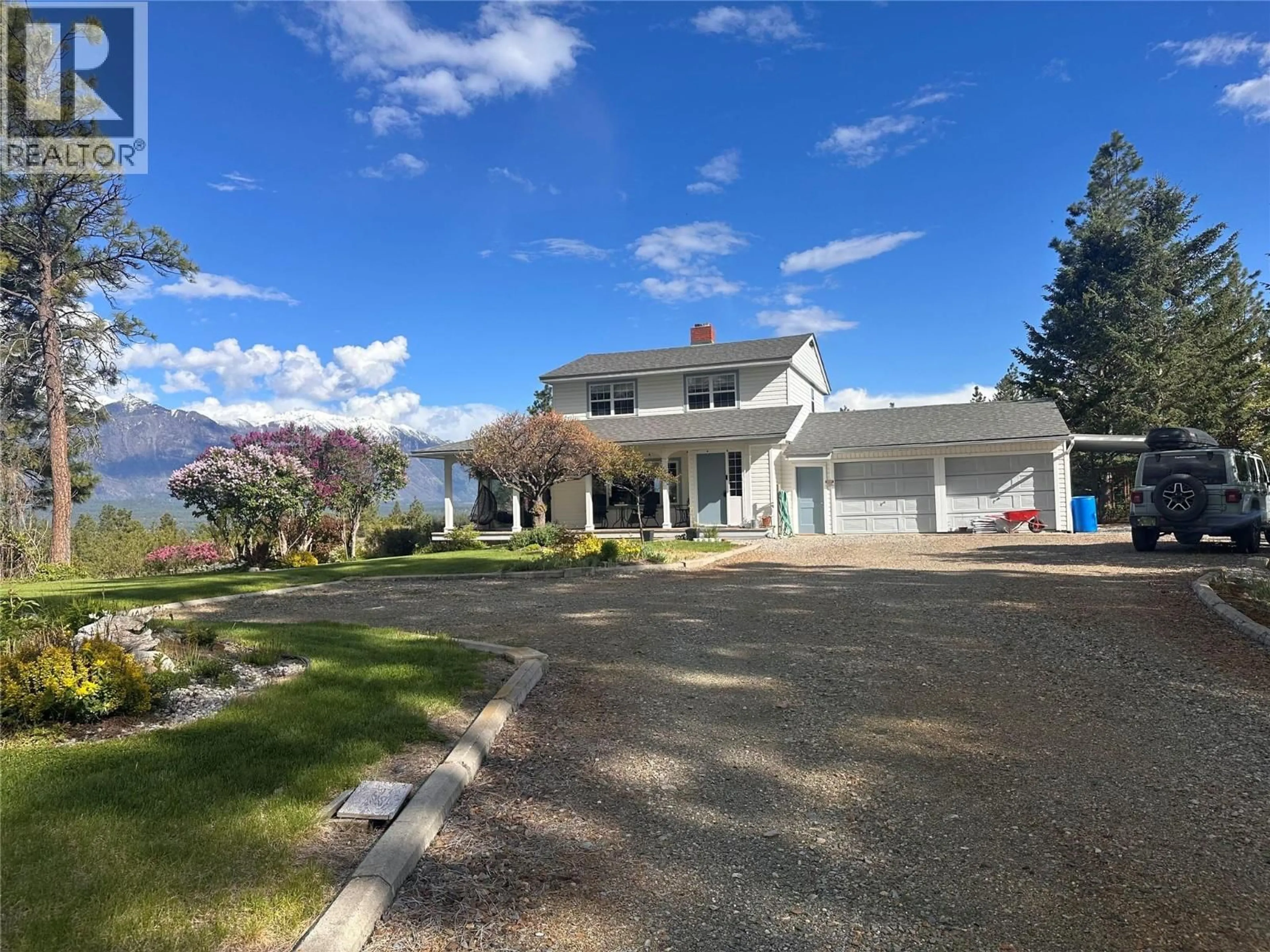 A pic from outside/outdoor area/front of a property/back of a property/a pic from drone, street for 4152 ELK DRIVE, Ta Ta Creek British Columbia V0B2H0