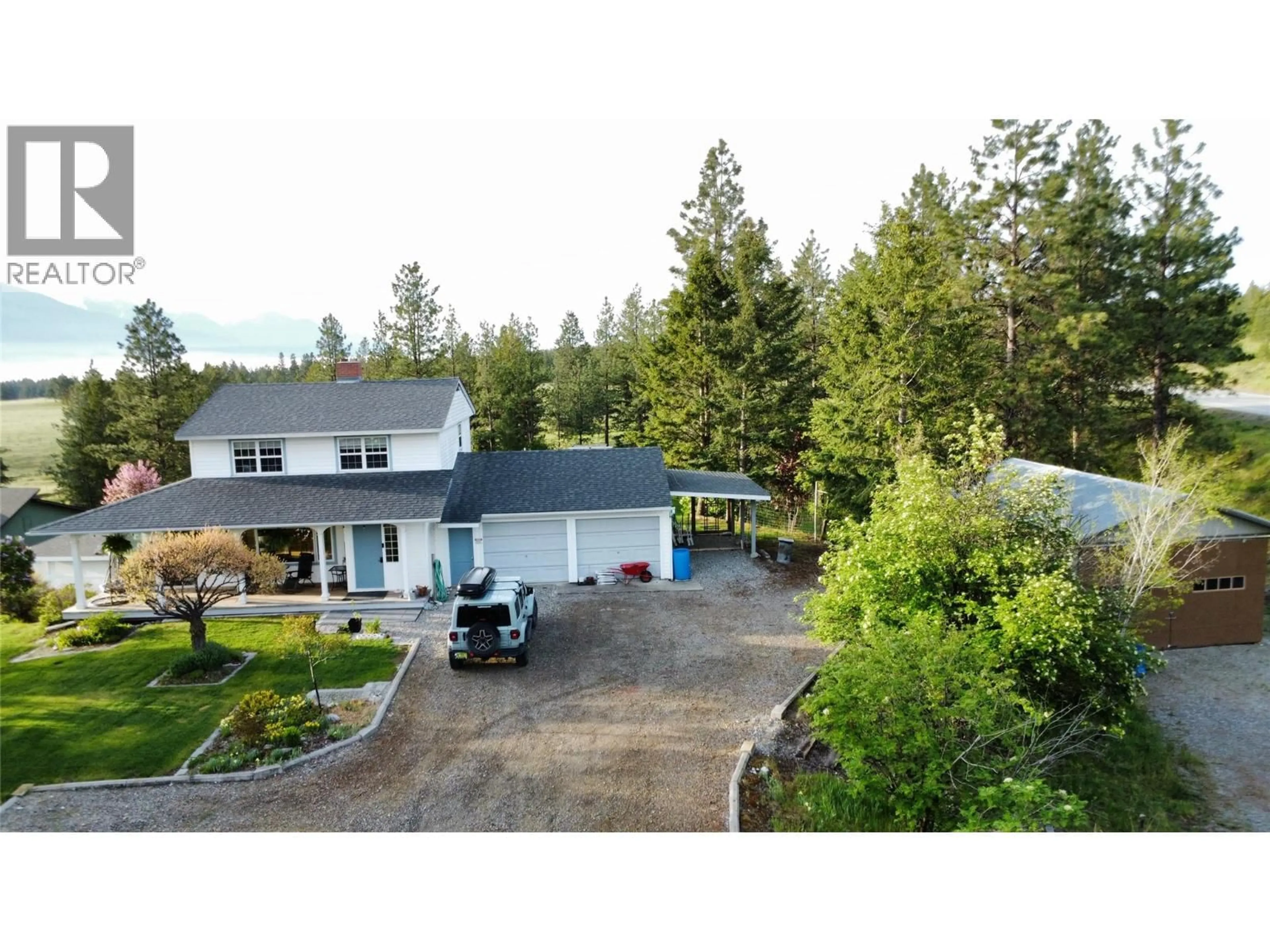 A pic from outside/outdoor area/front of a property/back of a property/a pic from drone, unknown for 4152 ELK DRIVE, Ta Ta Creek British Columbia V0B2H0