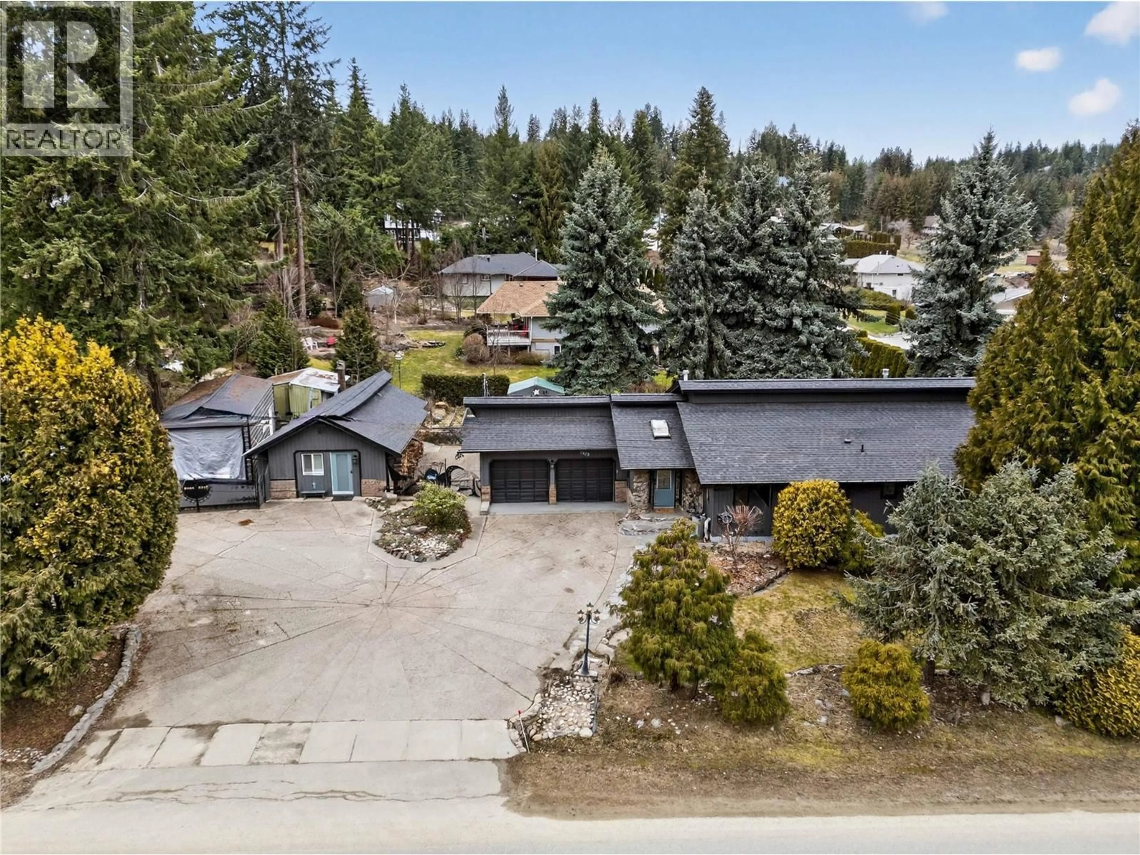 A pic from outside/outdoor area/front of a property/back of a property/a pic from drone, street for 2829 MARINE DRIVE, Blind Bay British Columbia V0E1H1
