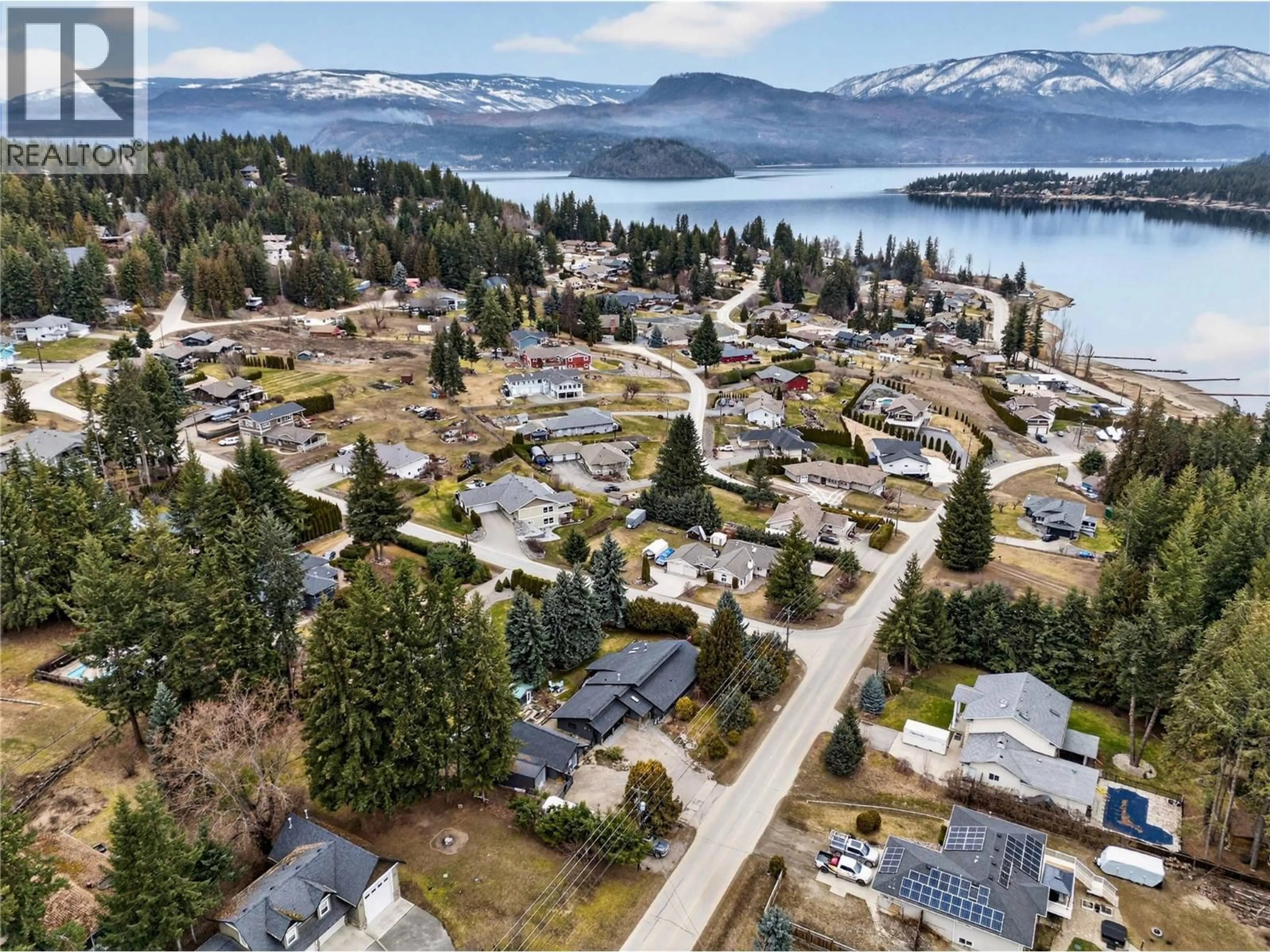 A pic from outside/outdoor area/front of a property/back of a property/a pic from drone, water/lake/river/ocean view for 2829 MARINE DRIVE, Blind Bay British Columbia V0E1H1