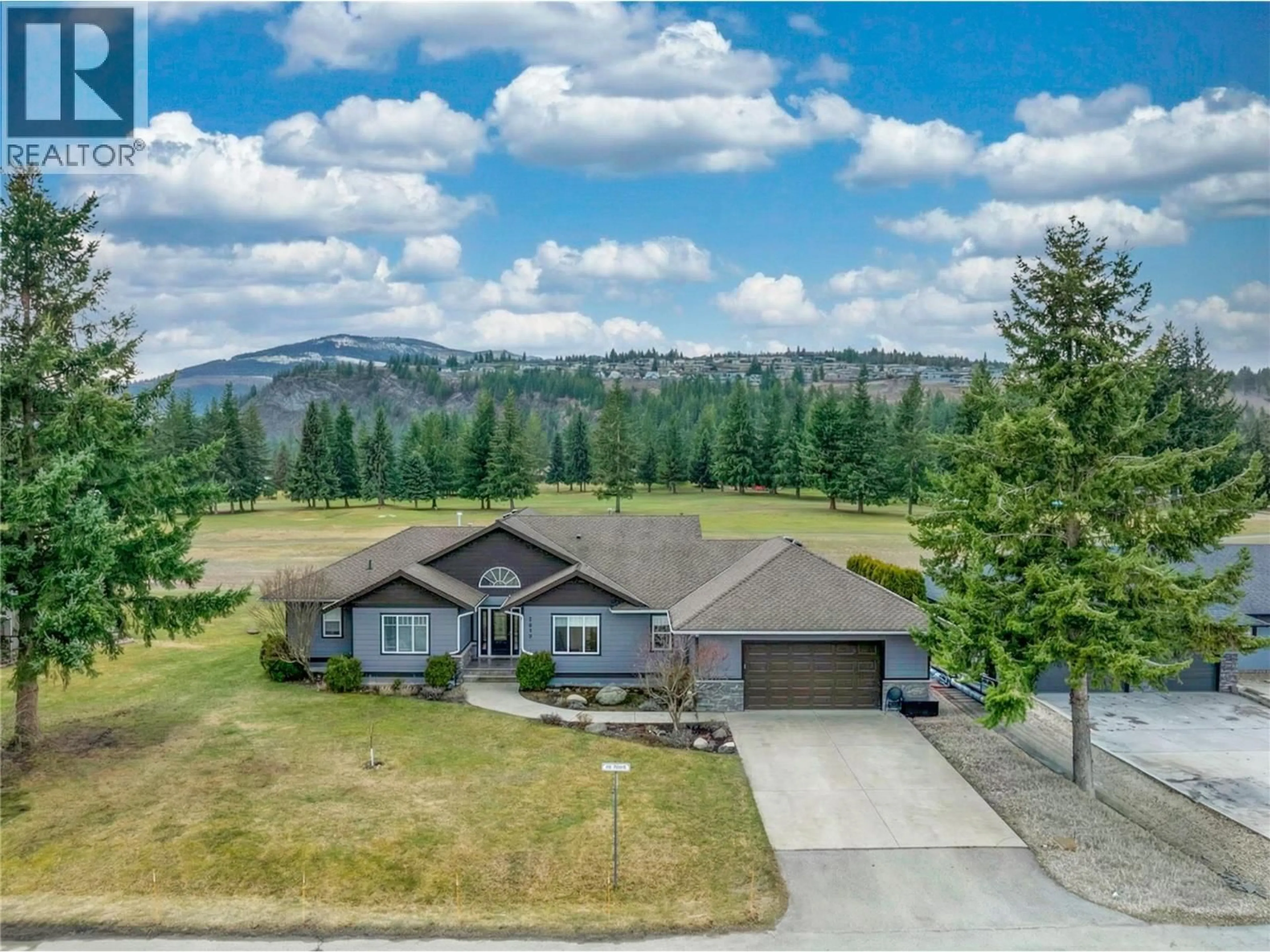 A pic from outside/outdoor area/front of a property/back of a property/a pic from drone, mountain view for 2635 GOLF VIEW PLACE, Blind Bay British Columbia V0E1H2