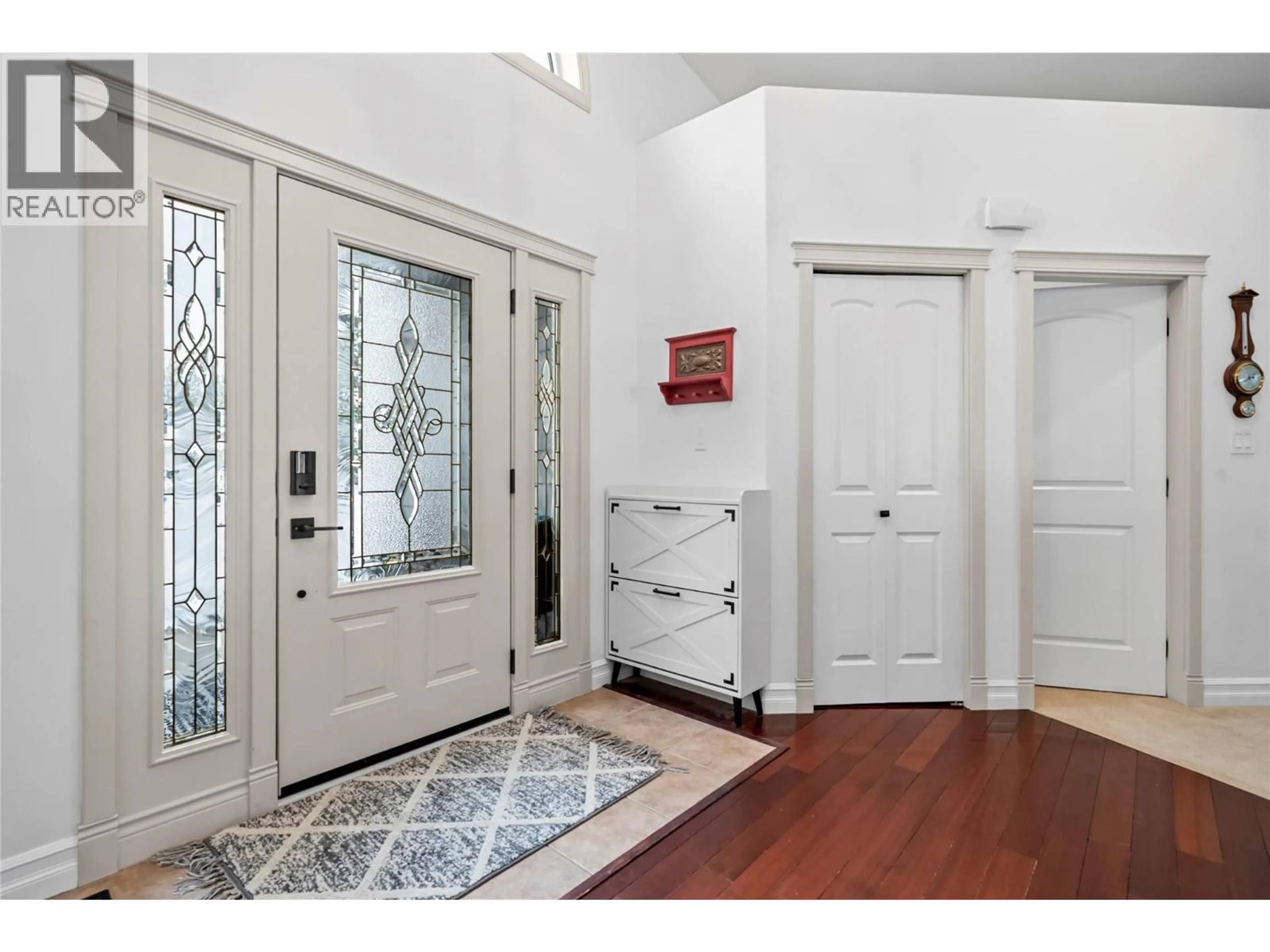 Indoor entryway for 2635 GOLF VIEW PLACE, Blind Bay British Columbia V0E1H2