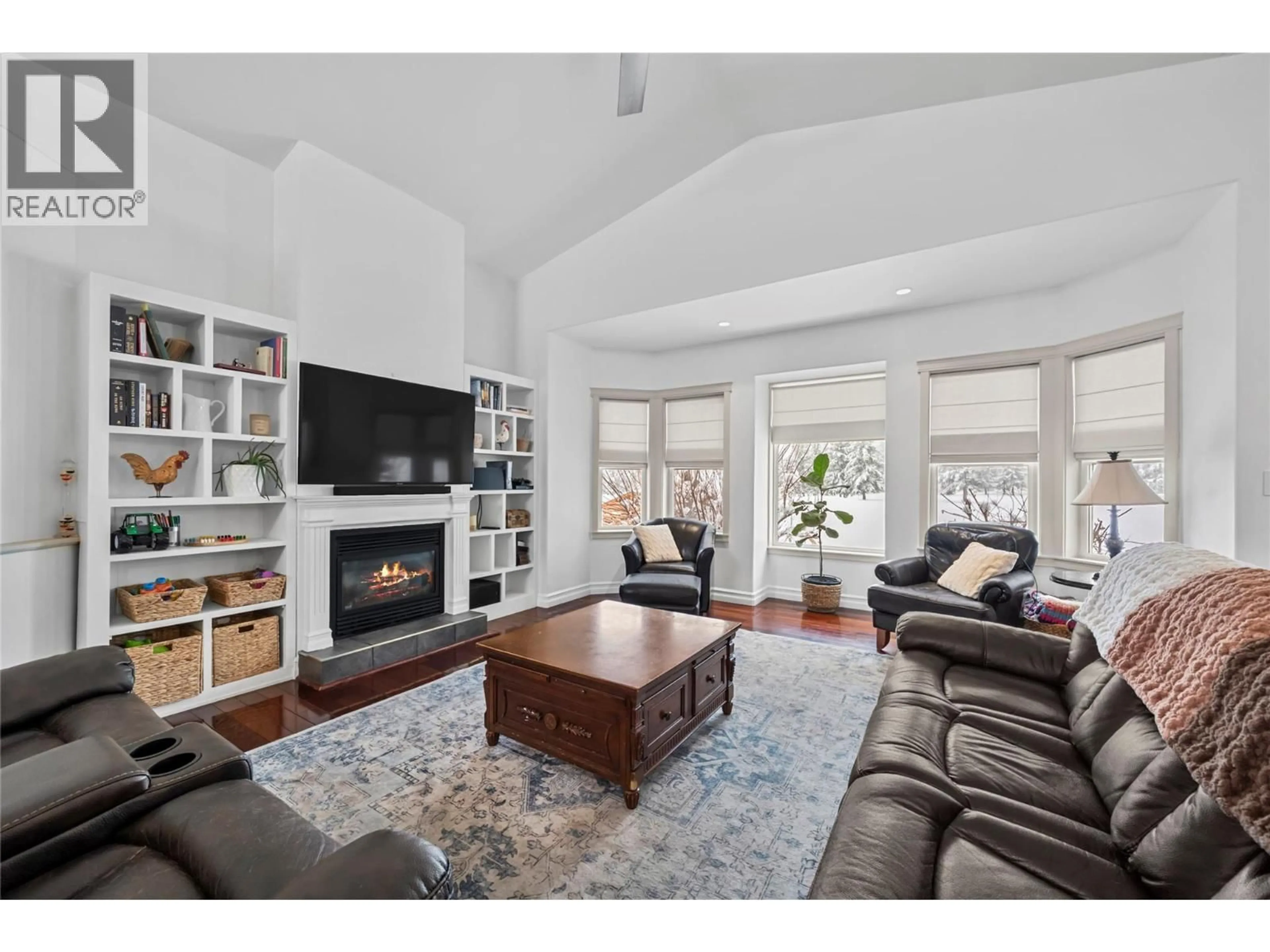 Living room with furniture, unknown for 2635 GOLF VIEW PLACE, Blind Bay British Columbia V0E1H2