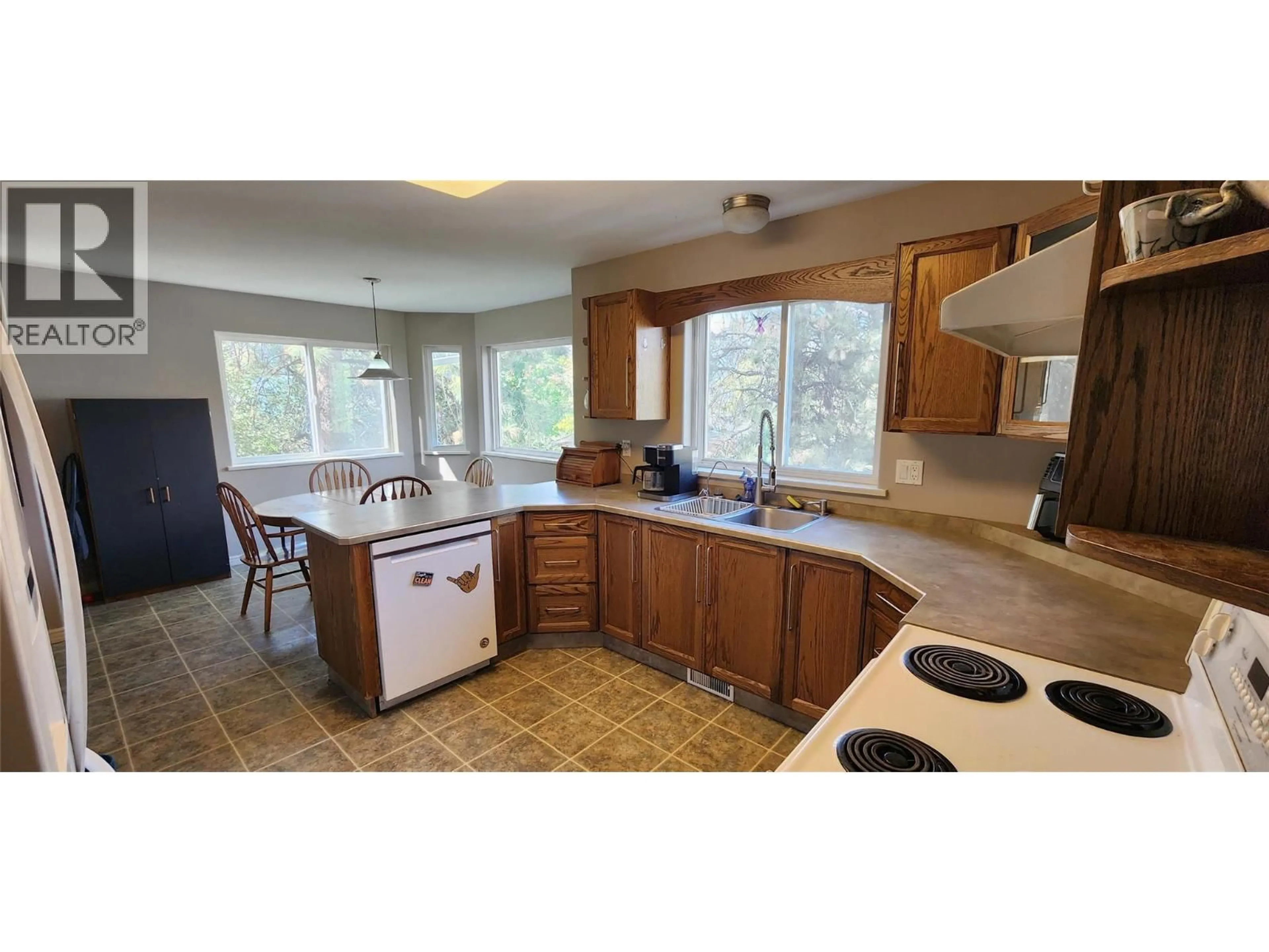 Open concept kitchen, ceramic/tile floor for 11 - 1840 OLIVER RANCH ROAD, Okanagan Falls British Columbia V0H1R2