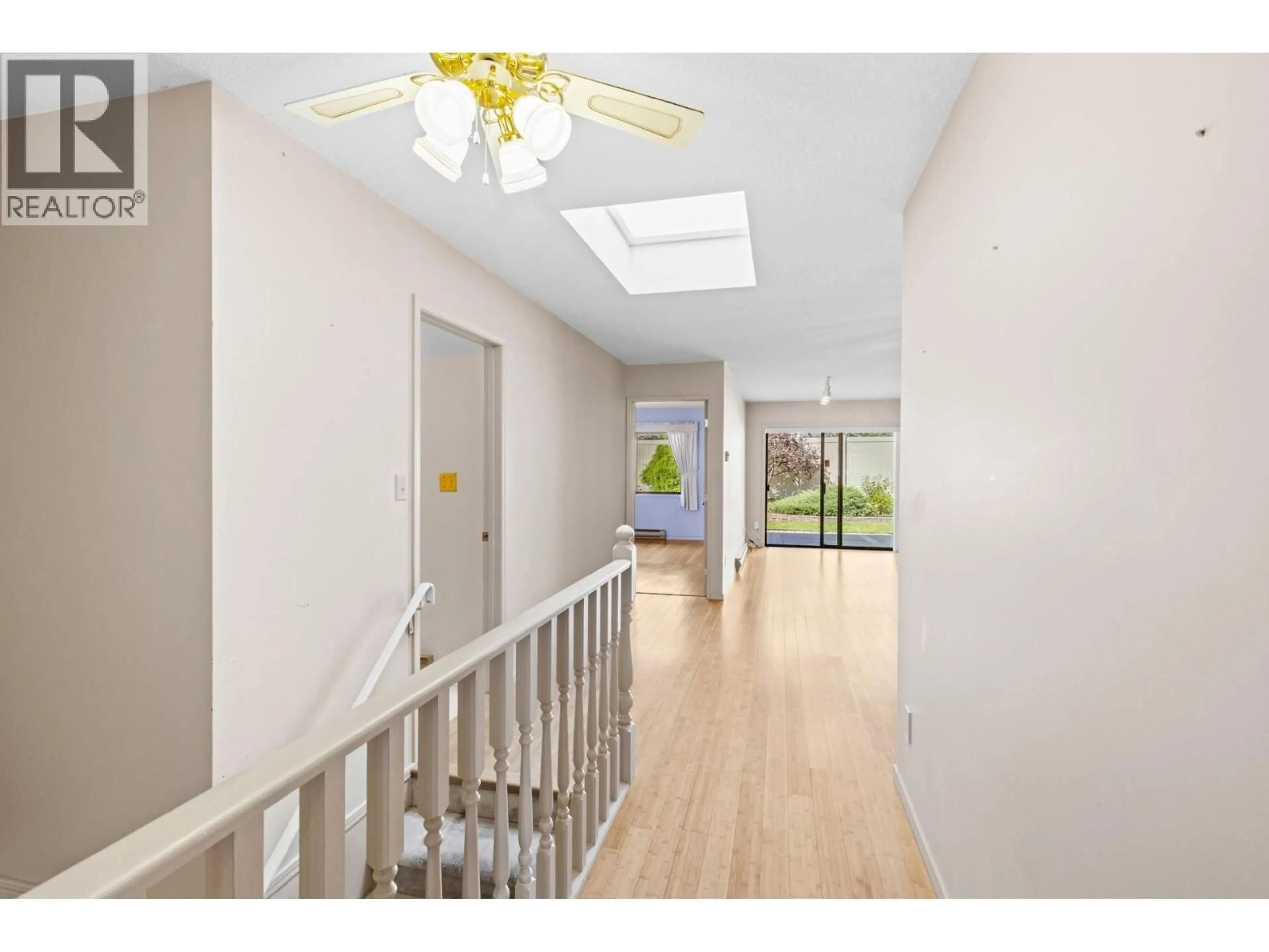 Indoor foyer for 129 - 1765 LECKIE ROAD, Kelowna British Columbia V1X6X5