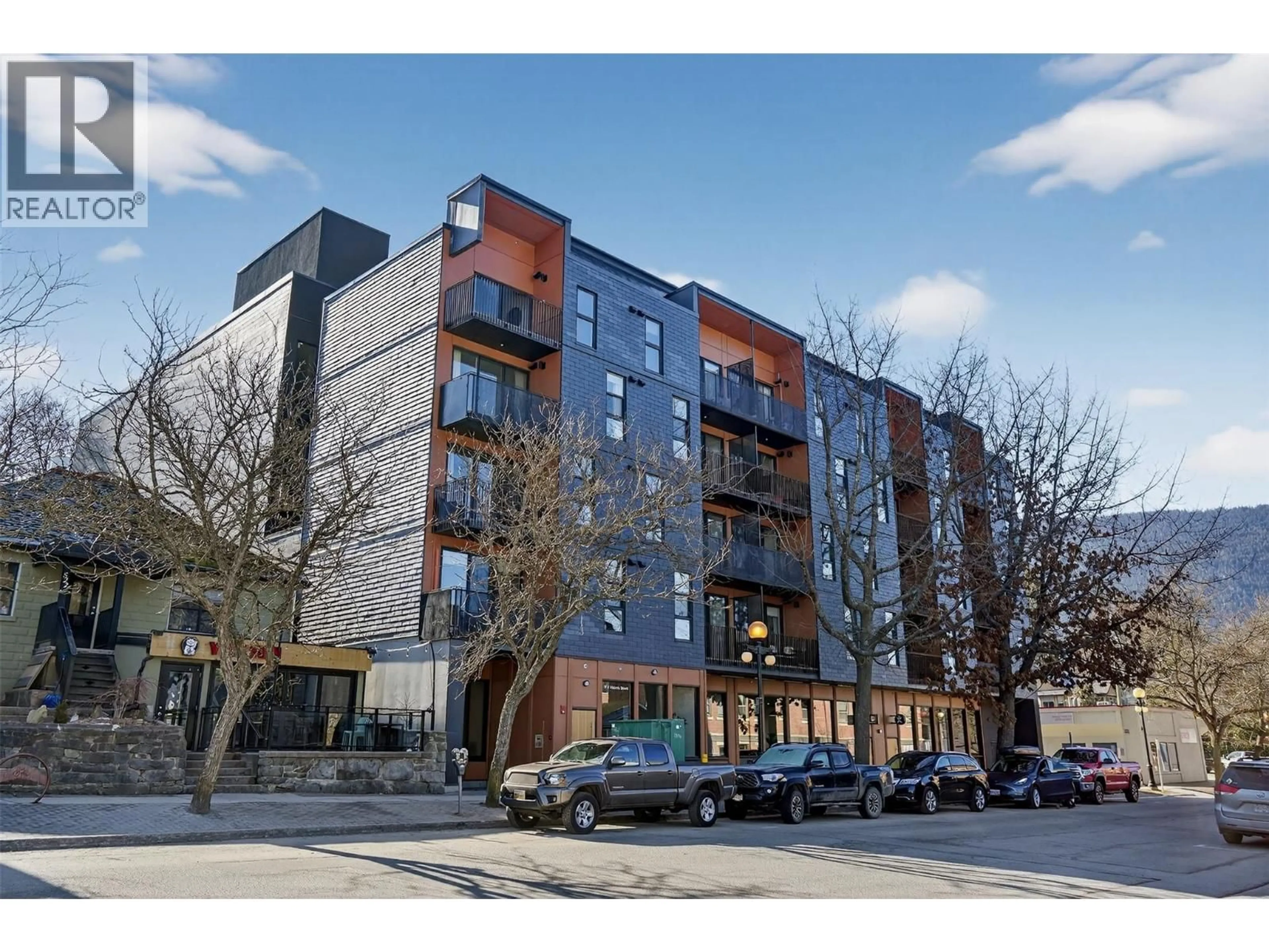 A pic from outside/outdoor area/front of a property/back of a property/a pic from drone, street for 403 - 514 VICTORIA STREET, Nelson British Columbia V1L3G7