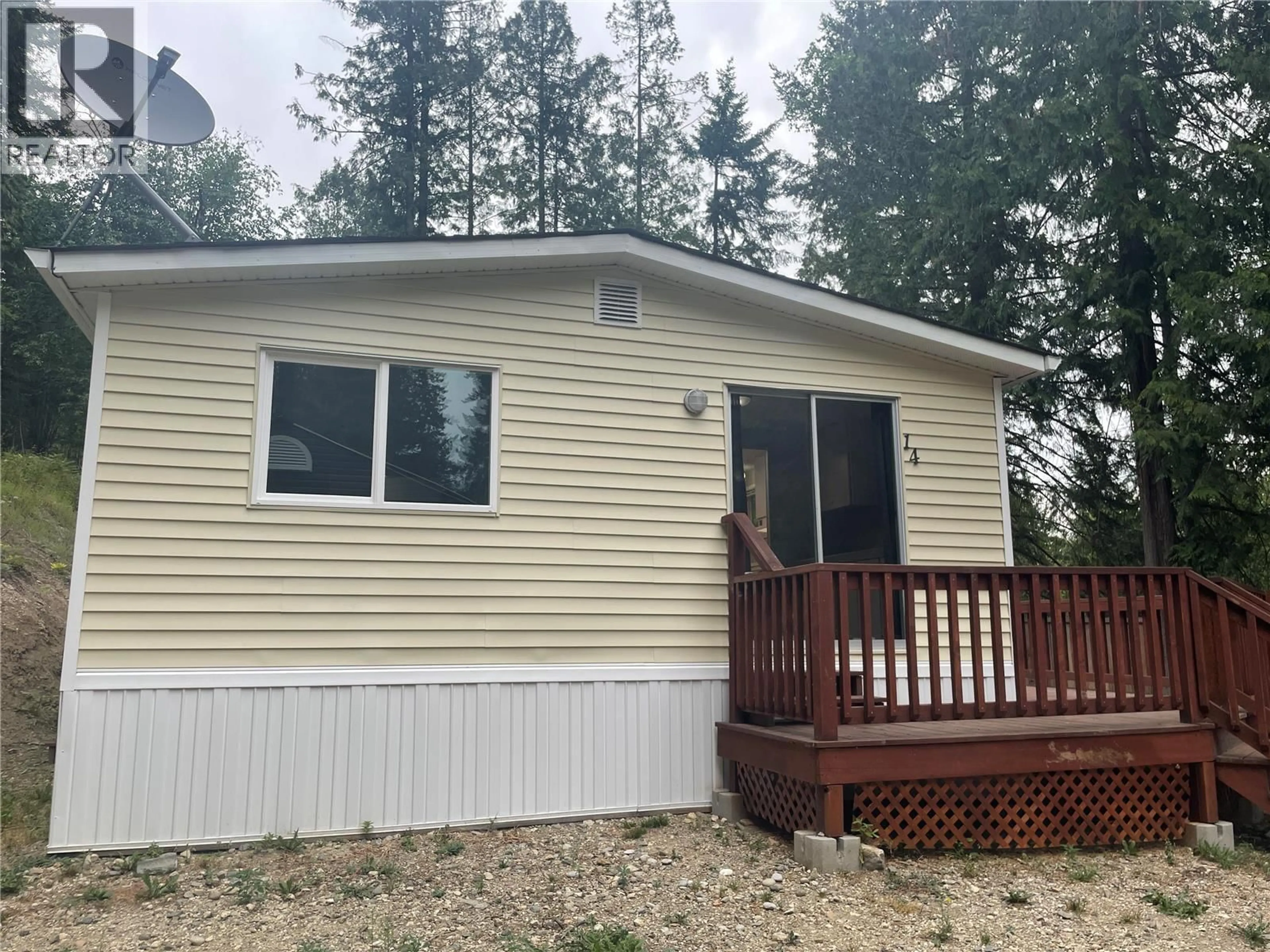 Home with vinyl exterior material, unknown for 14 - 2036 SOLSQUA-SICAMOUS ROAD, Sicamous British Columbia V0E2V4