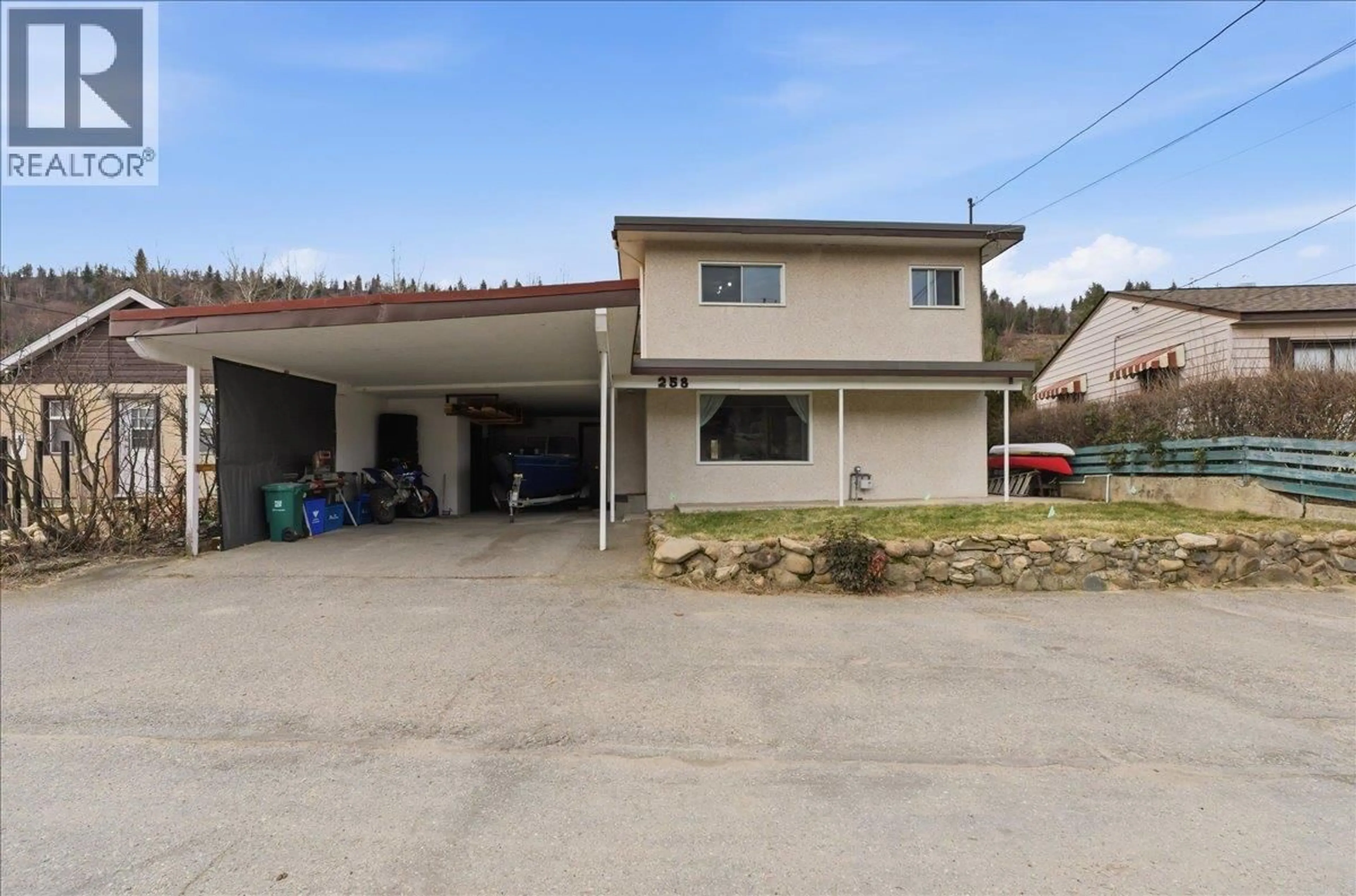 Indoor garage for 258 2ND AVENUE, Trail British Columbia V1R2Y8