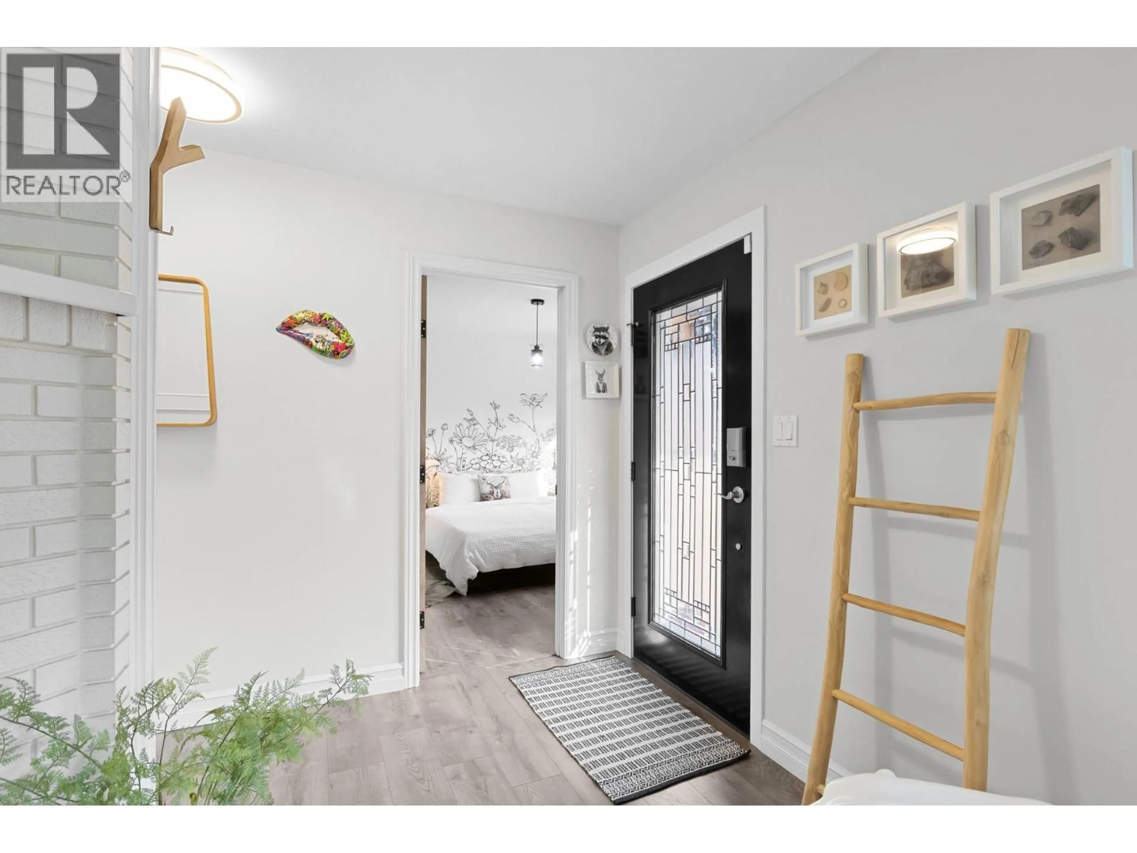 Indoor entryway for 2426 COLLINGWOOD ROAD, West Kelowna British Columbia V1Z2C2
