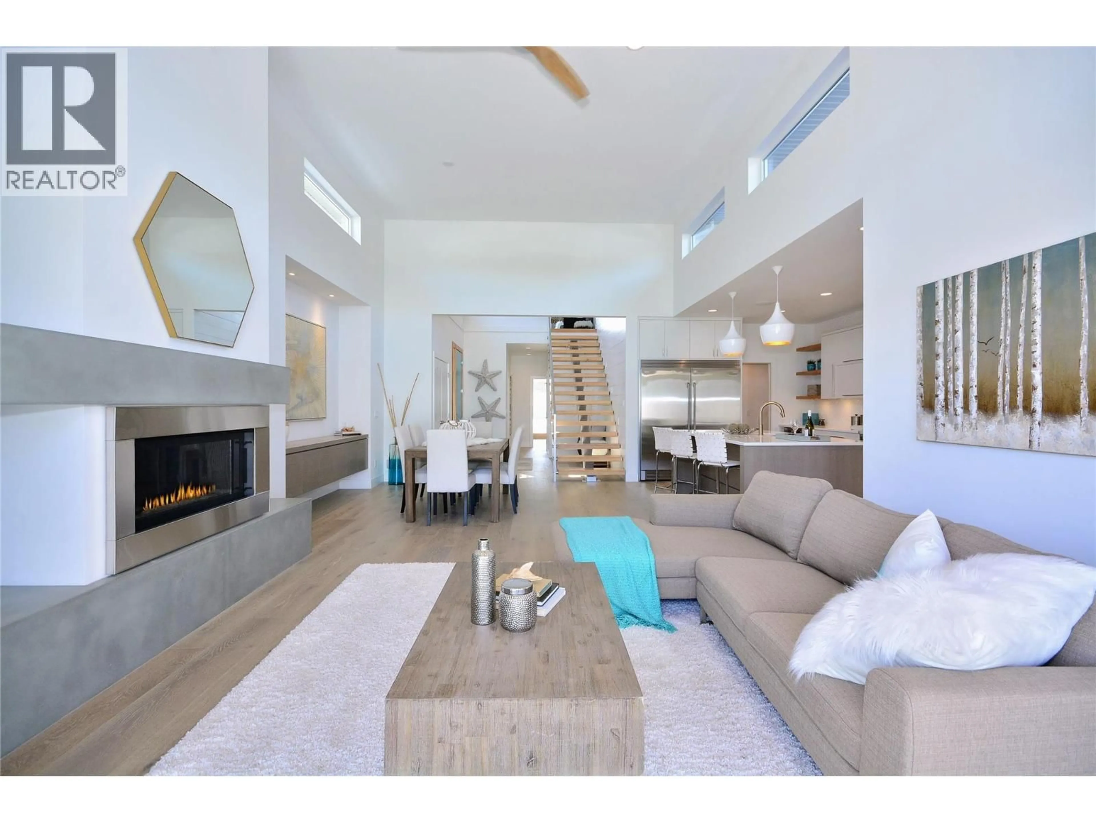 Living room with furniture, unknown for 488 MORRISON AVENUE, Kelowna British Columbia V1Y5E2